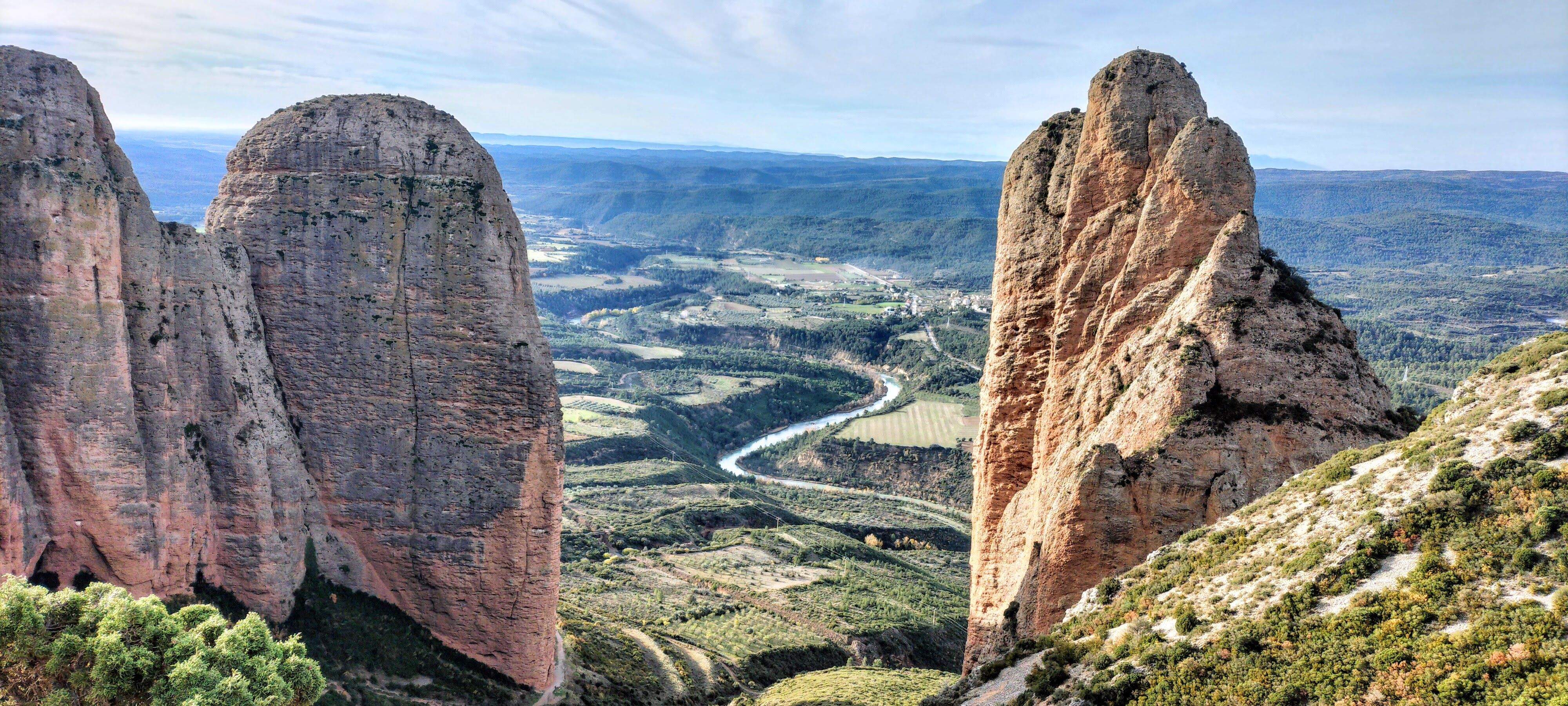 Panorámica de los Mallos de Riglos.