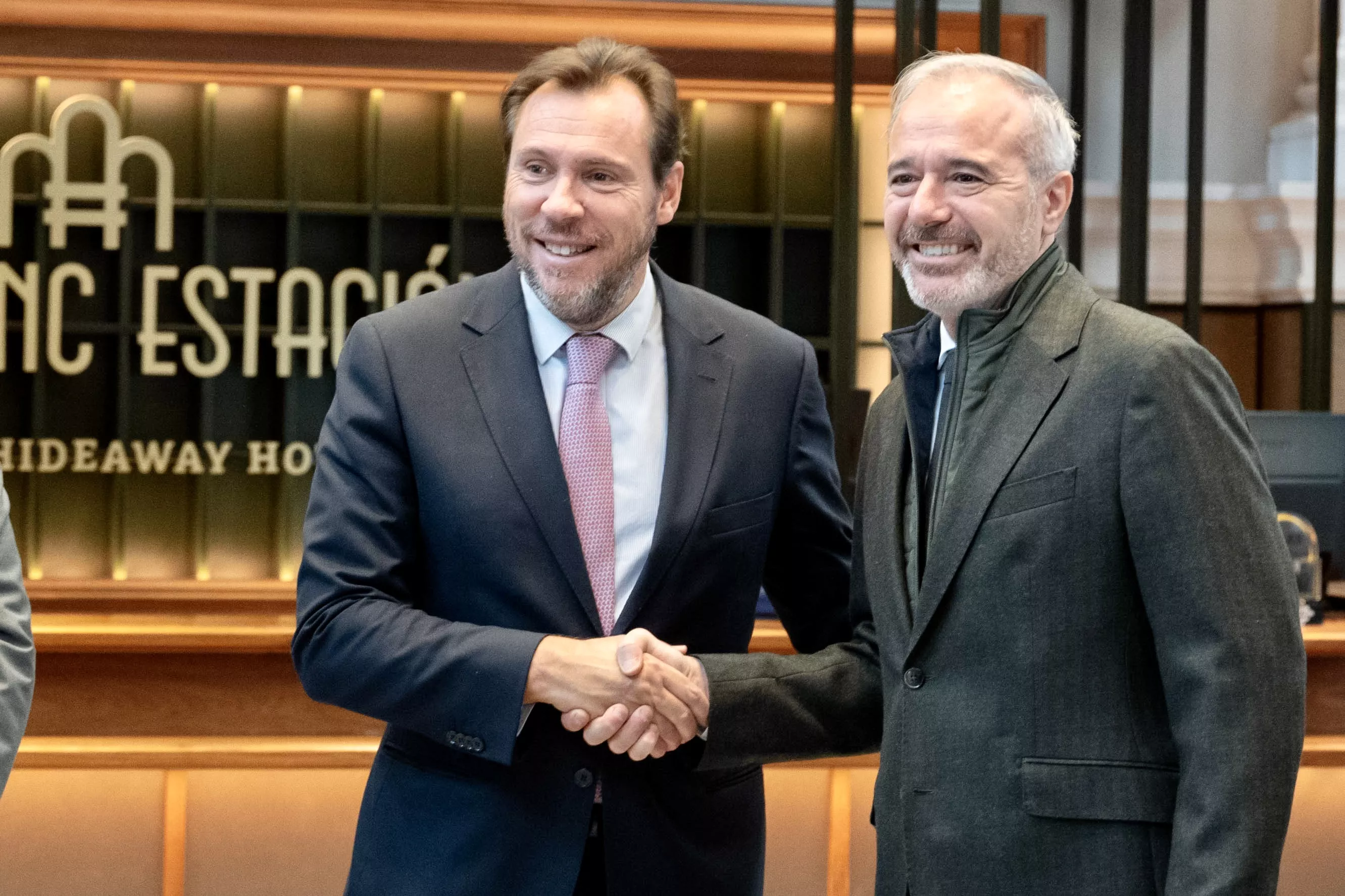 Óscar Puente y Jorge Azcón han anunciado en Canfranc avances en las infraestructuras en la provincia de Huesca.