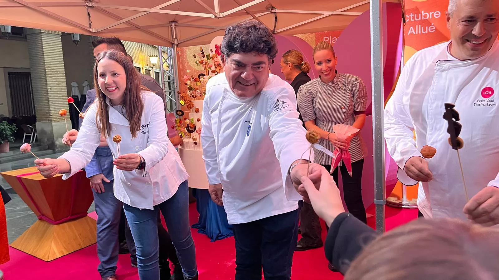 Inauguración de la primera edición de la Feria del Dulce en Huesca. Foto Mercedes Manterola
