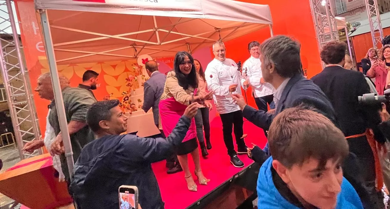 Inauguración de la primera edición de la Feria del Dulce en Huesca. Foto Mercedes Manterola