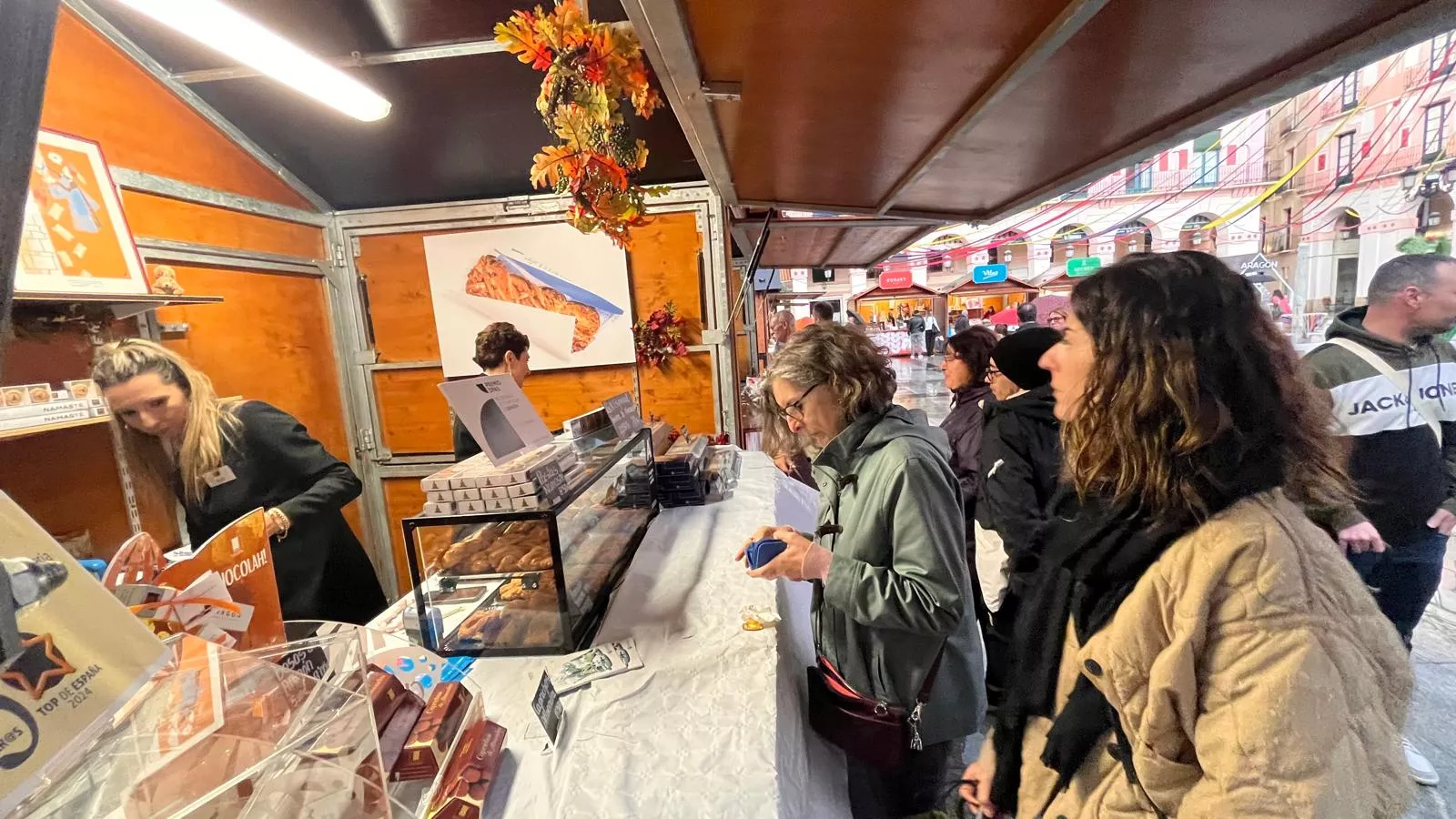 Inauguración de la primera edición de la Feria del Dulce en Huesca. Foto Mercedes Manterola