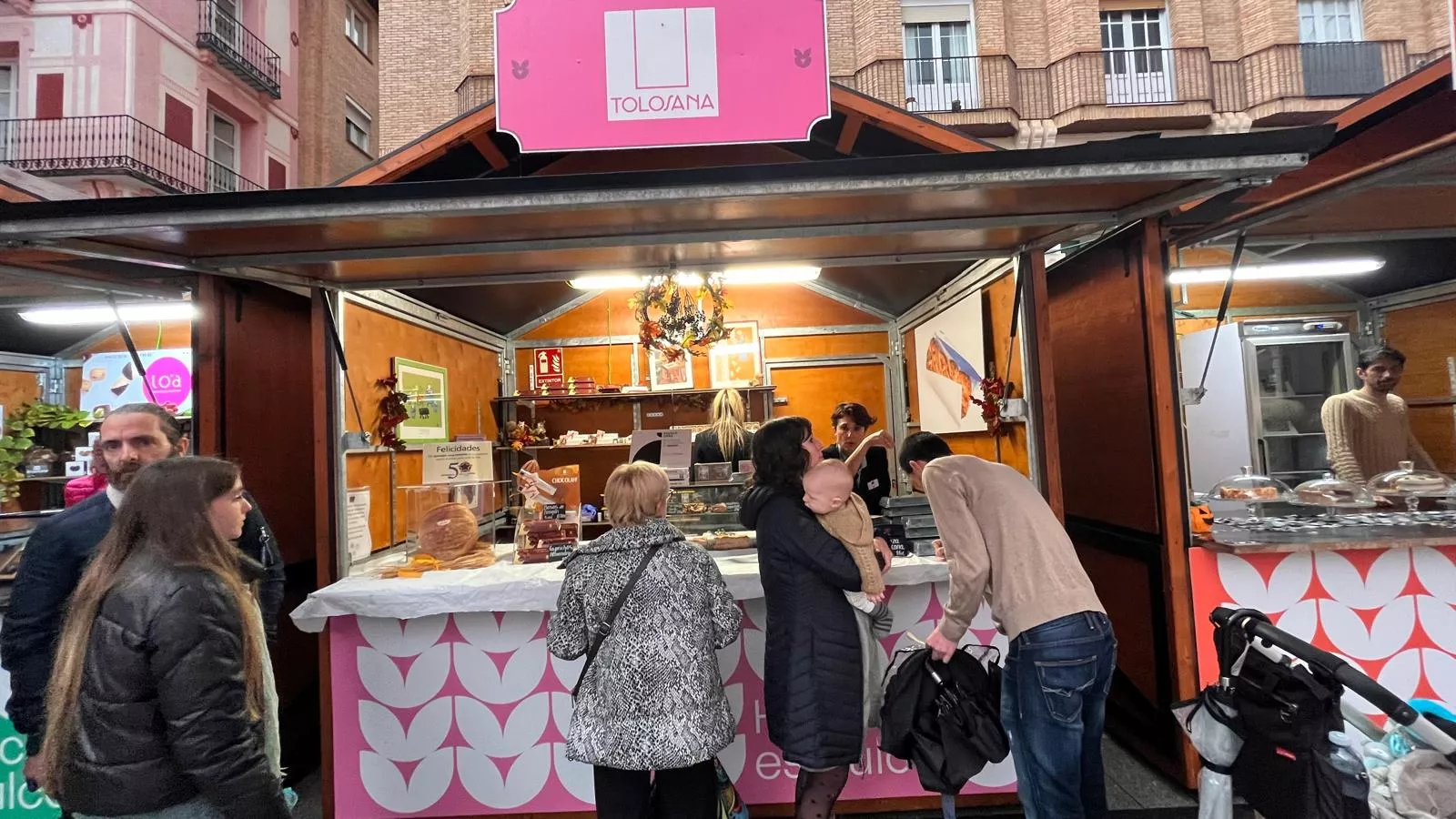 Inauguración de la primera edición de la Feria del Dulce en Huesca. Foto Mercedes Manterola