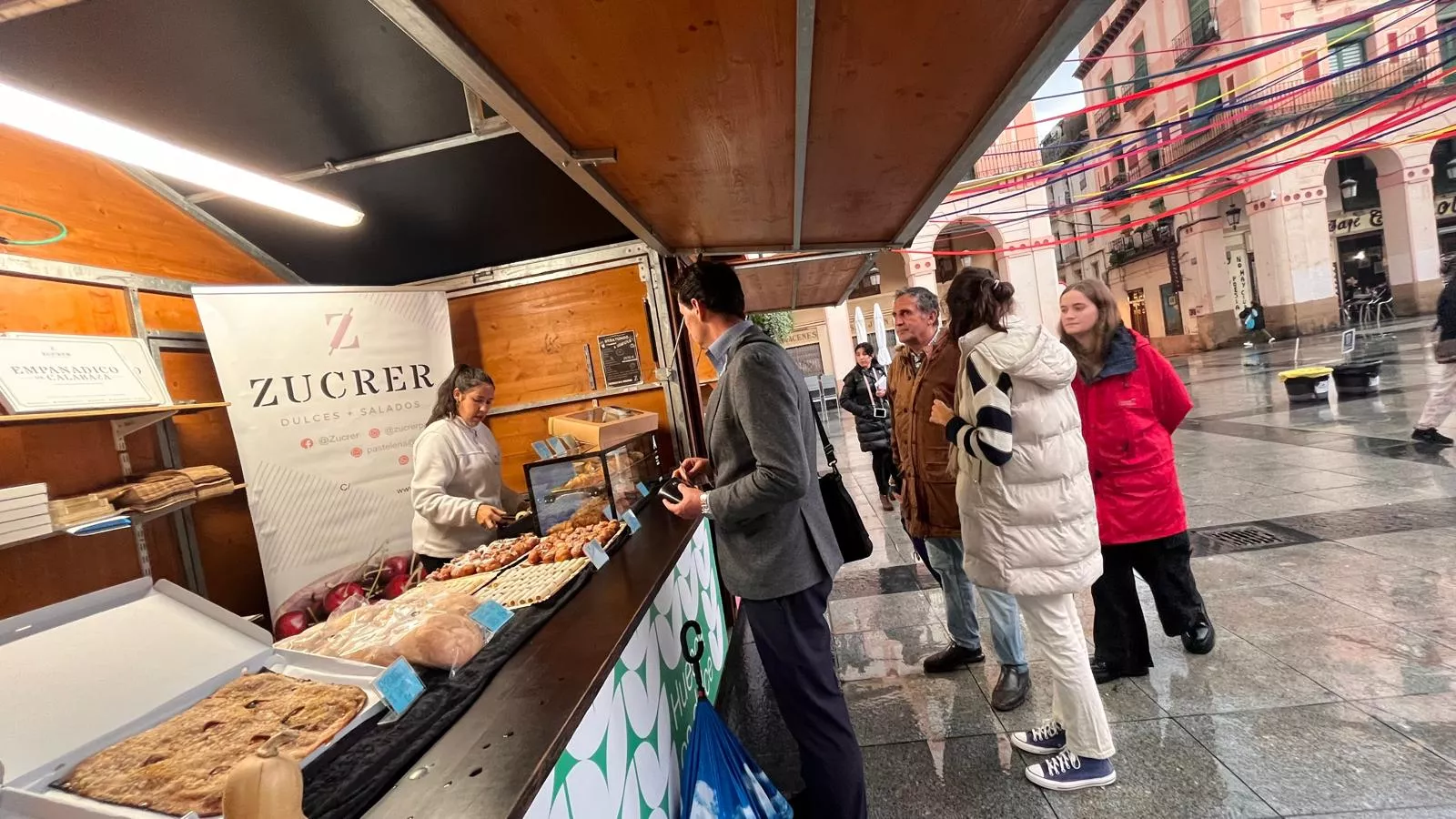 Inauguración de la primera edición de la Feria del Dulce en Huesca. Foto Mercedes Manterola