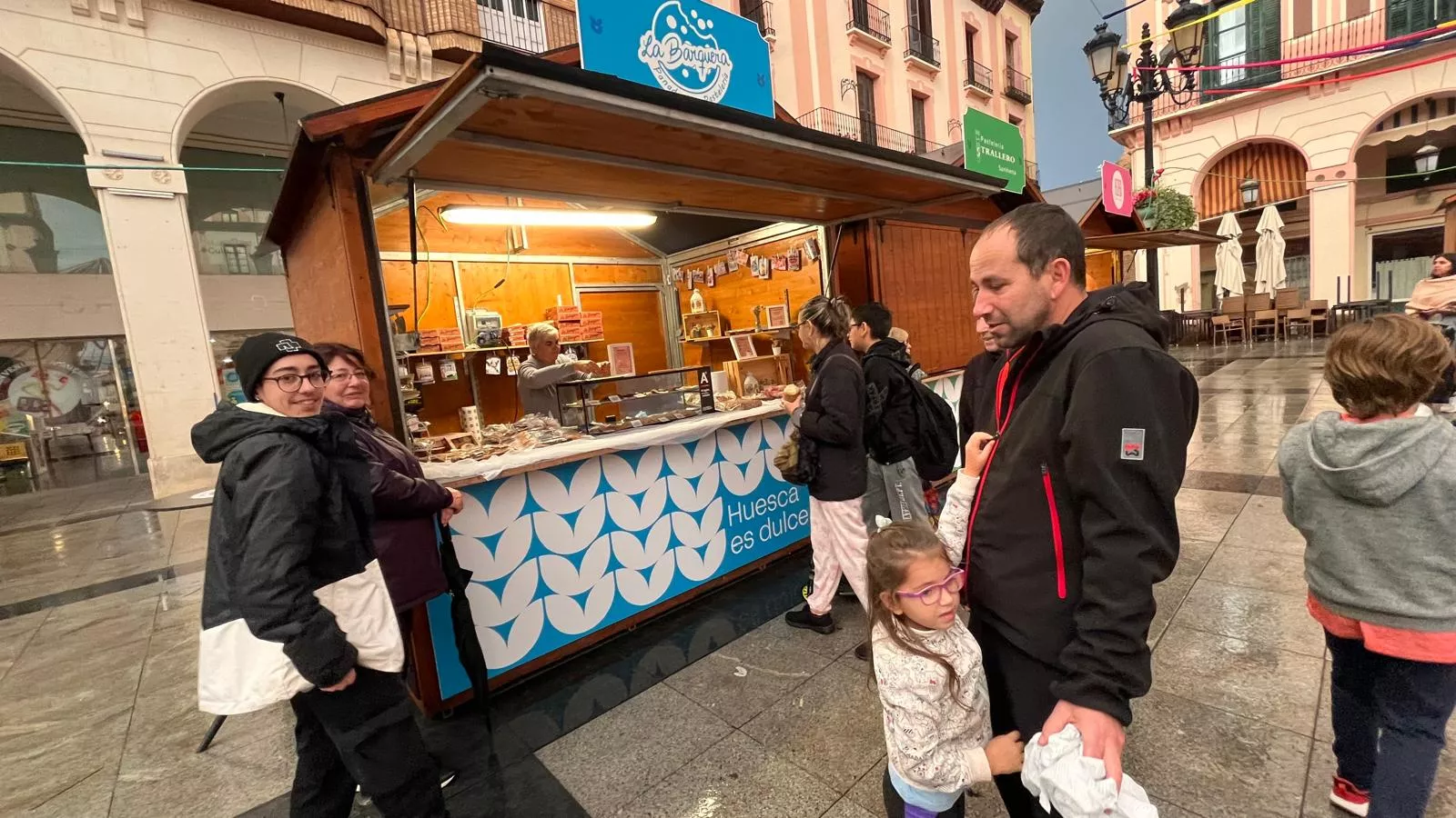 Inauguración de la primera edición de la Feria del Dulce en Huesca. Foto Mercedes Manterola