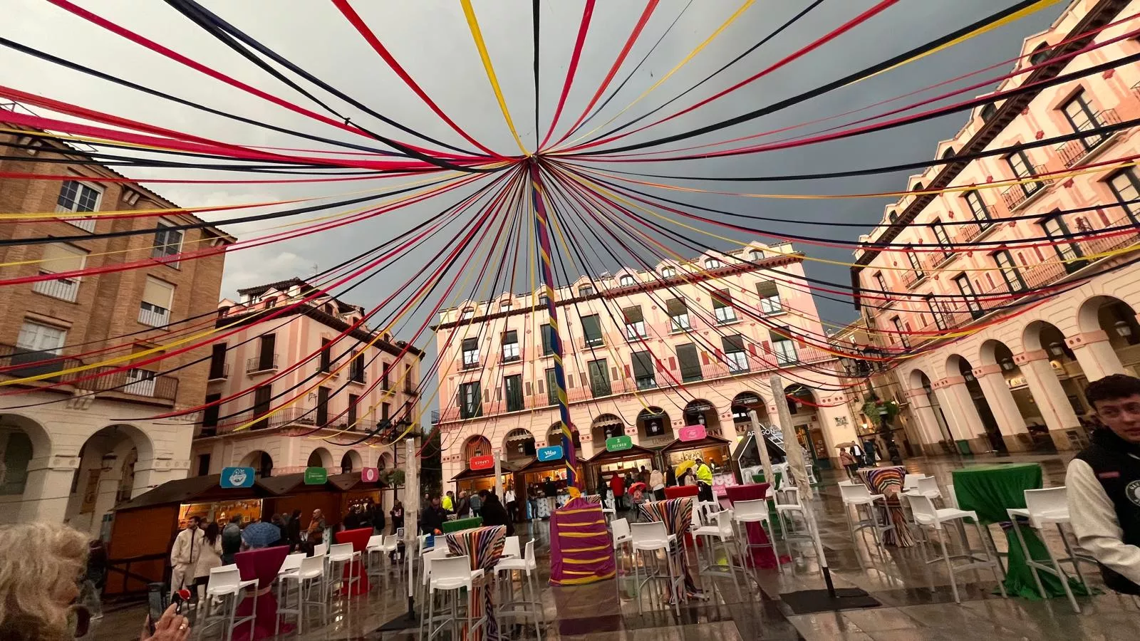 Inauguración de la primera edición de la Feria del Dulce en Huesca. Foto Mercedes Manterola