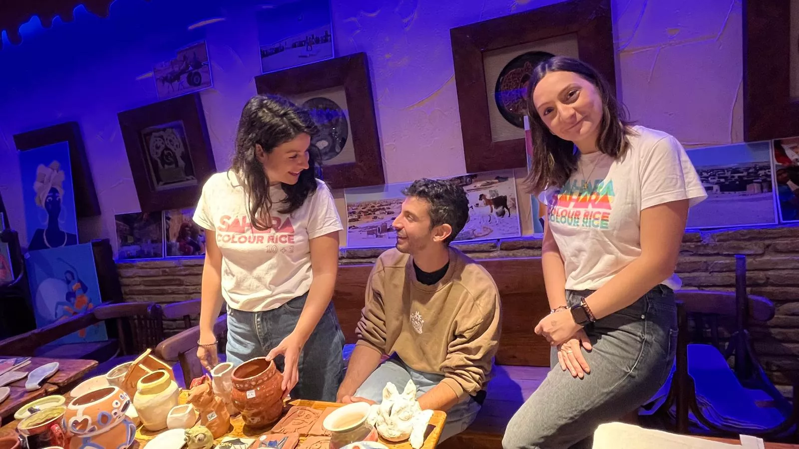 Mercadillo solidario del Sáhara Colour Rice en la Sala Edén de Huesca. Foto Mercedes Manterola