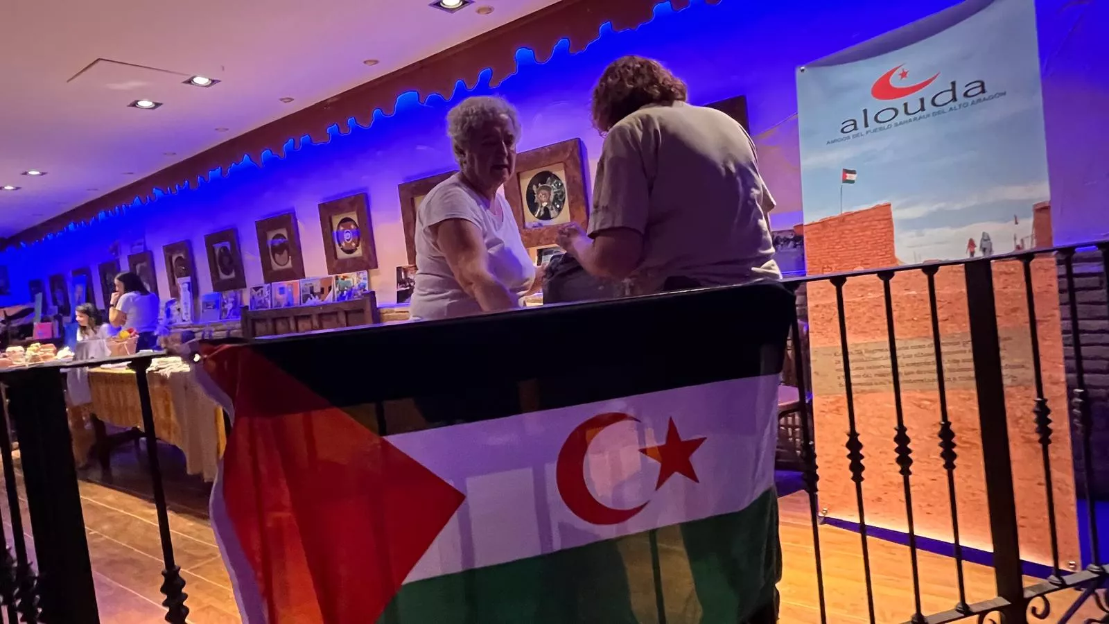 Mercadillo solidario del Sáhara Colour Rice en la Sala Edén de Huesca. Foto Mercedes Manterola