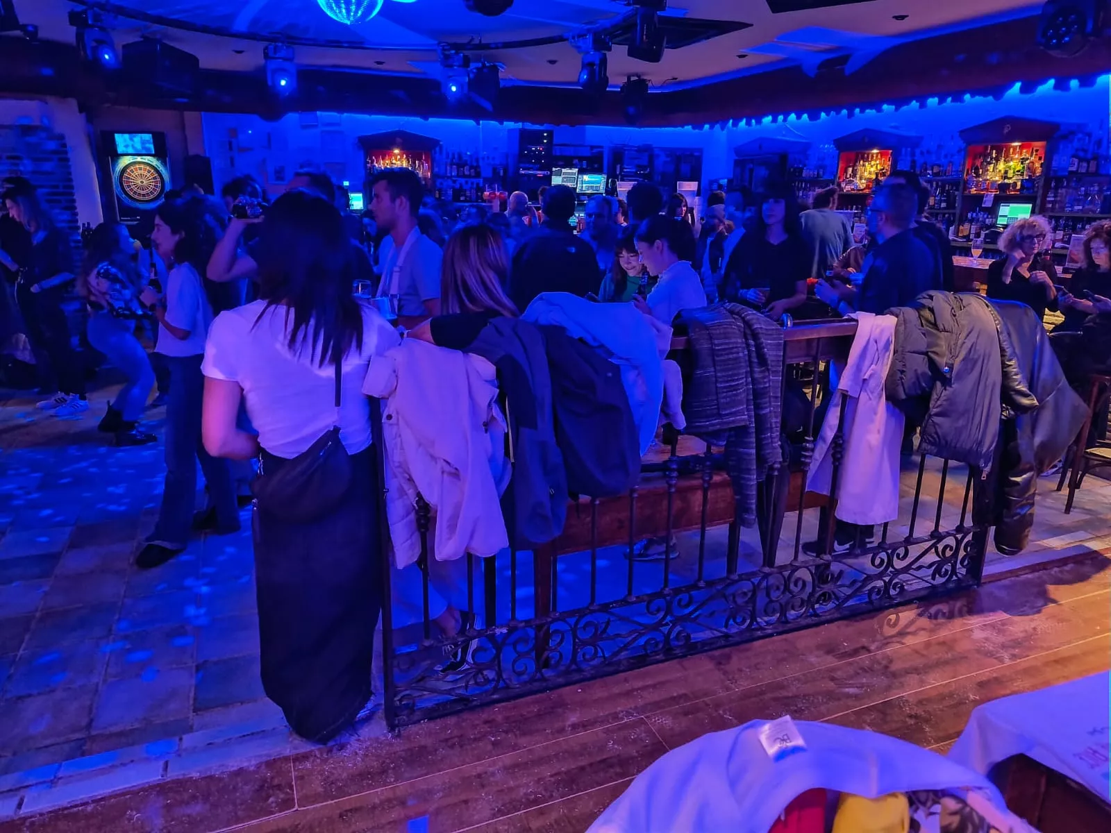 Mercadillo solidario del Sáhara Colour Rice en la Sala Edén de Huesca.