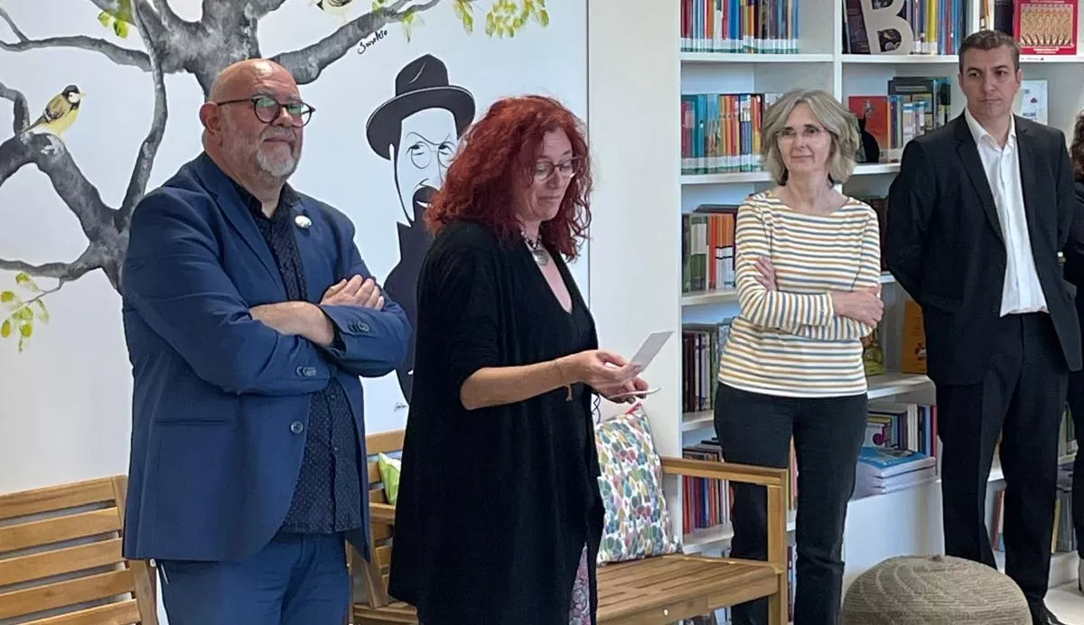 Terminó la lectura de poemas Concha Breto, con La biblioteca poema inédito de Mar Benegas.