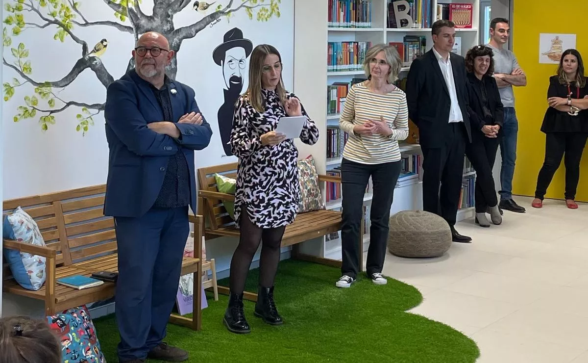 Vanesa Hernando leyó "¡A la comba!" de Gloria Fuertes.