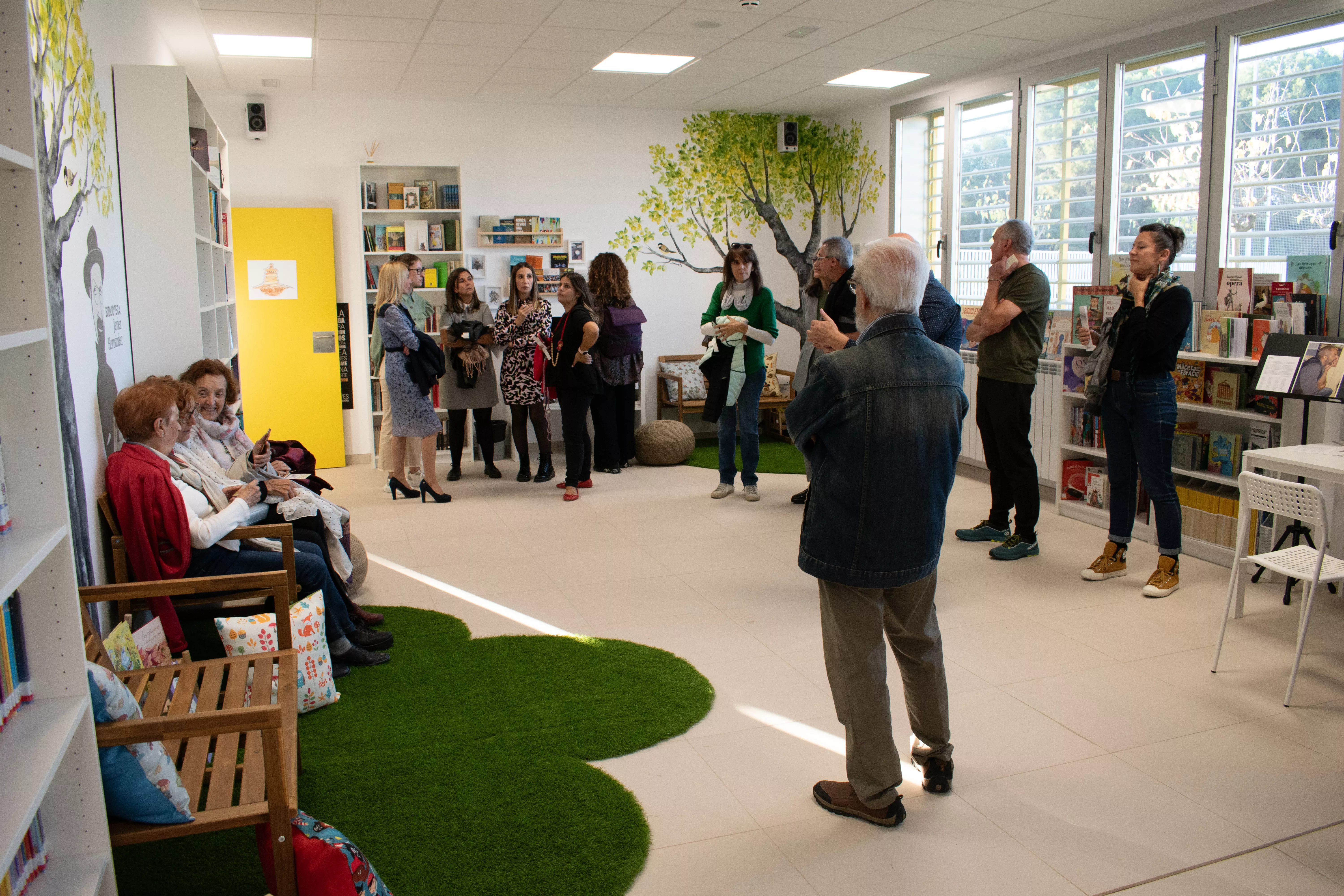 Inauguración de la Biblioteca Javier Hernández.