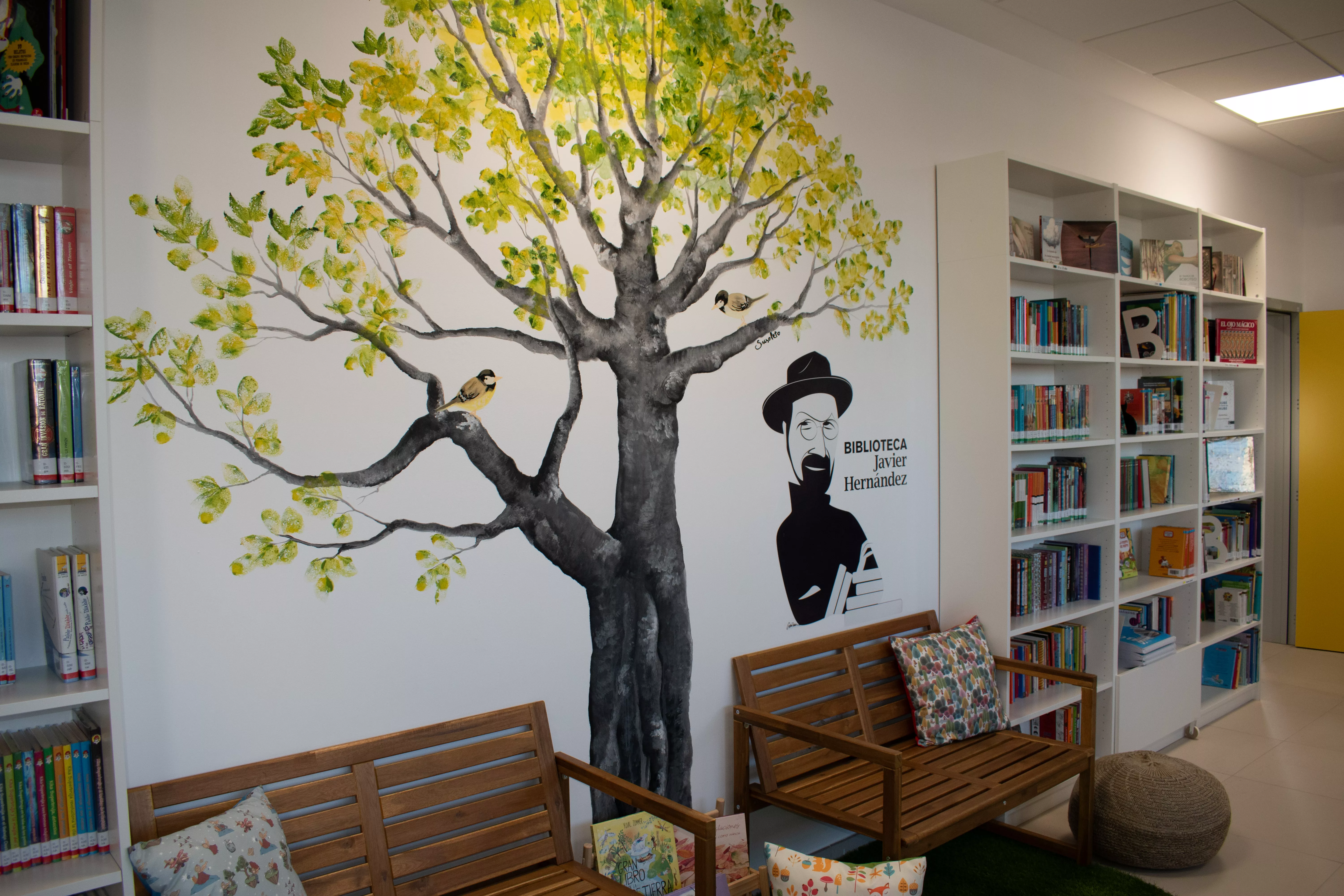 Inauguración de la Biblioteca Javier Hernández.