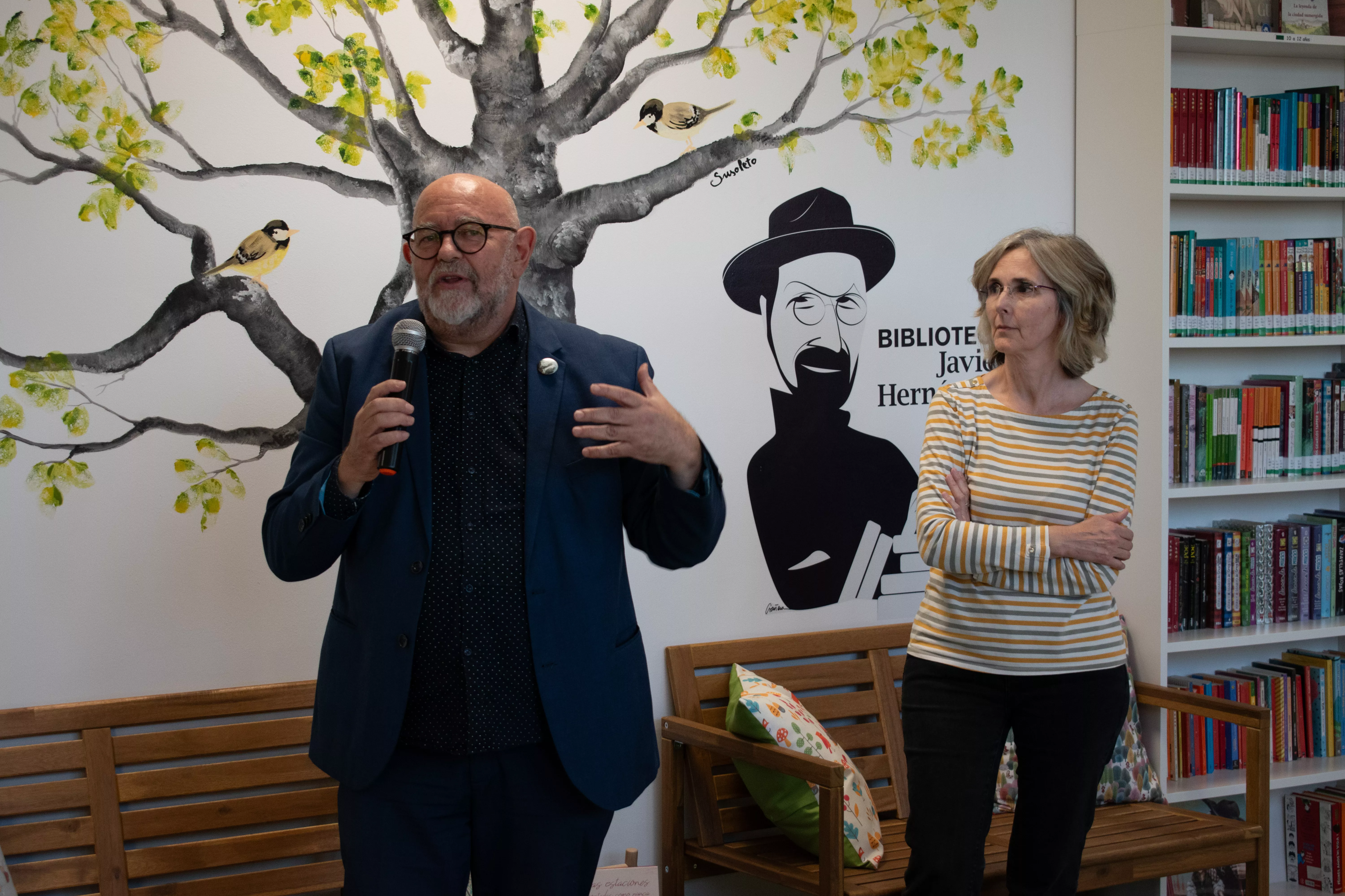 Inauguración de la Biblioteca Javier Hernández.