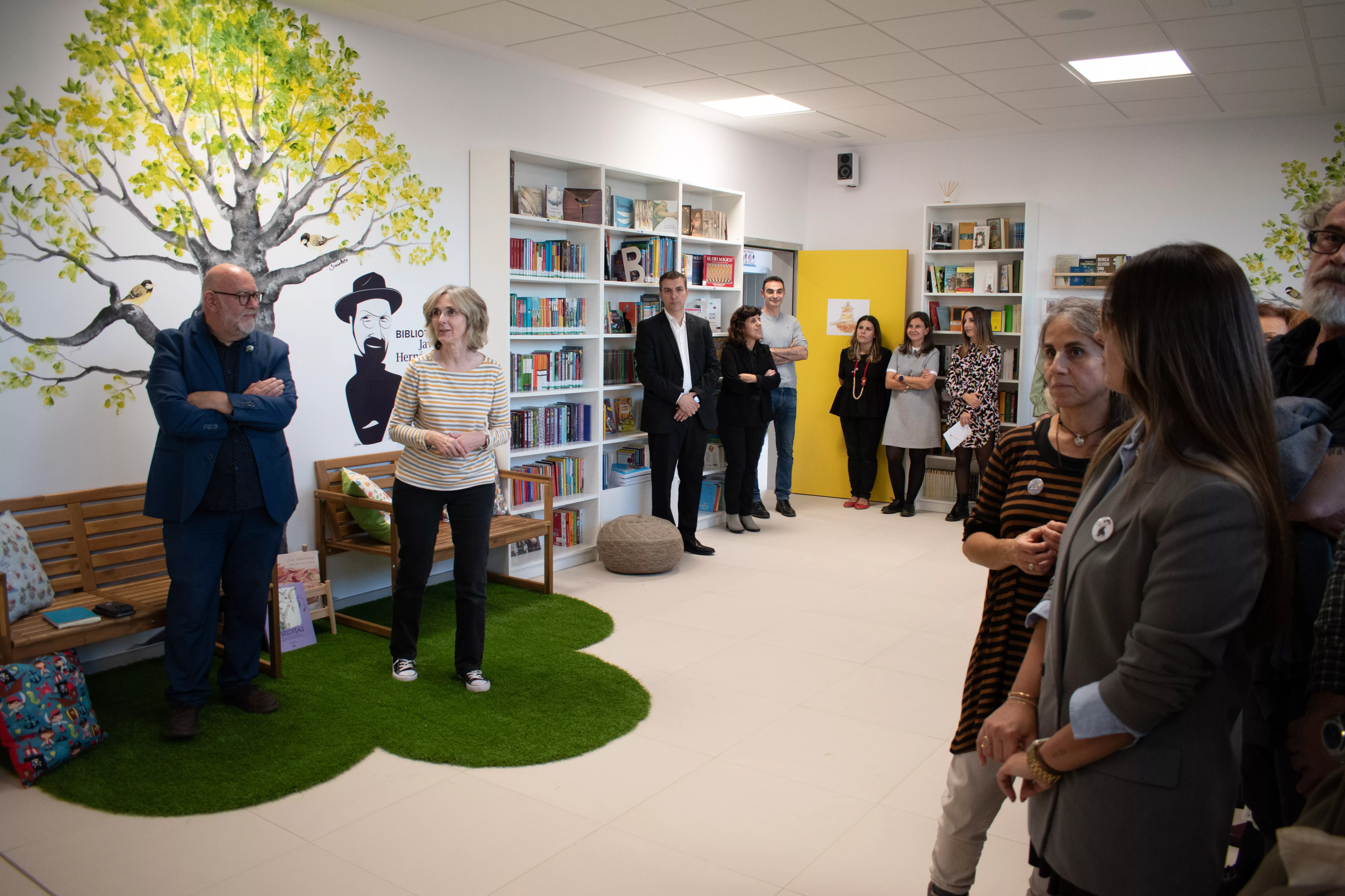 Inauguración de la Biblioteca Javier Hernández.