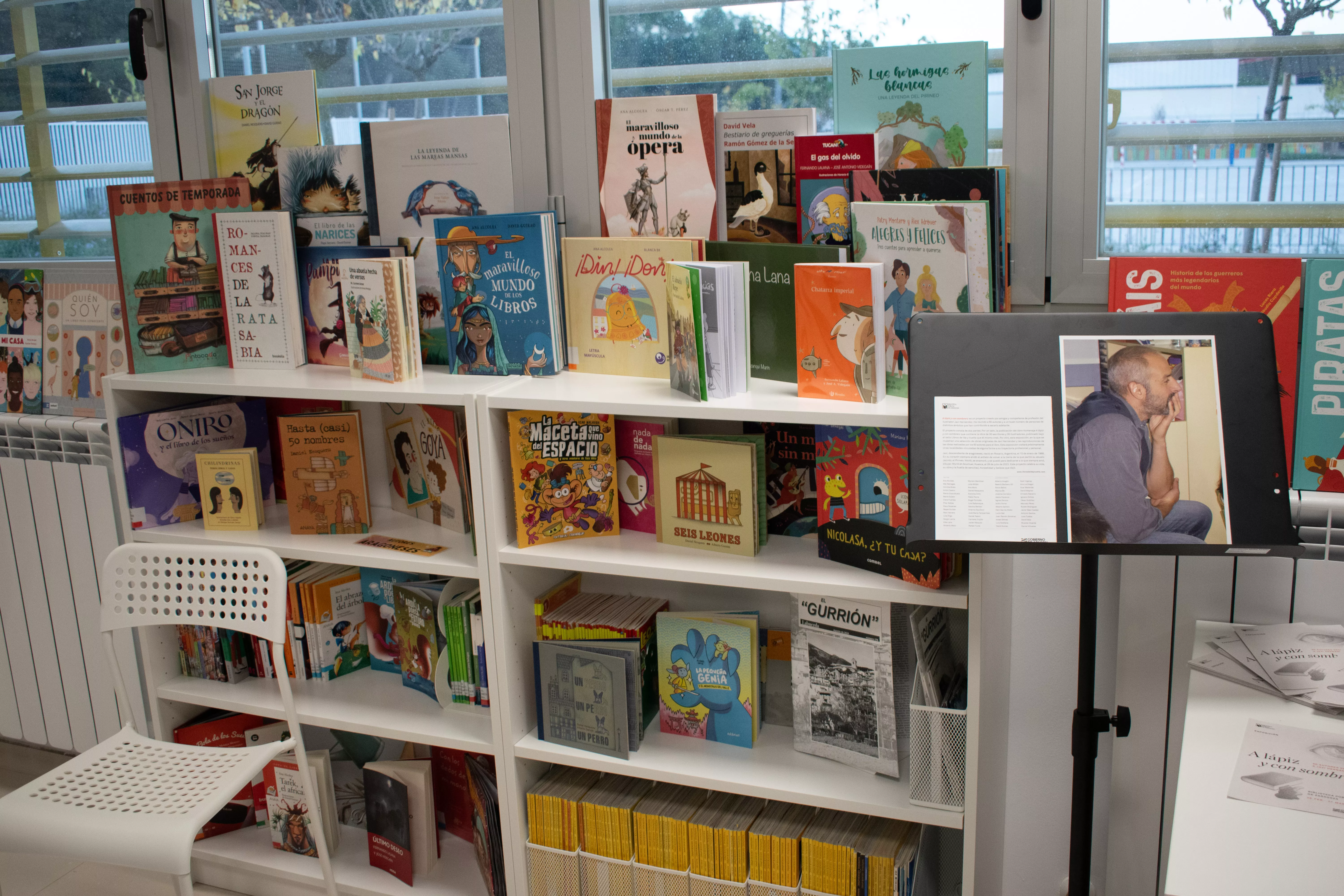 Inauguración de la Biblioteca Javier Hernández.