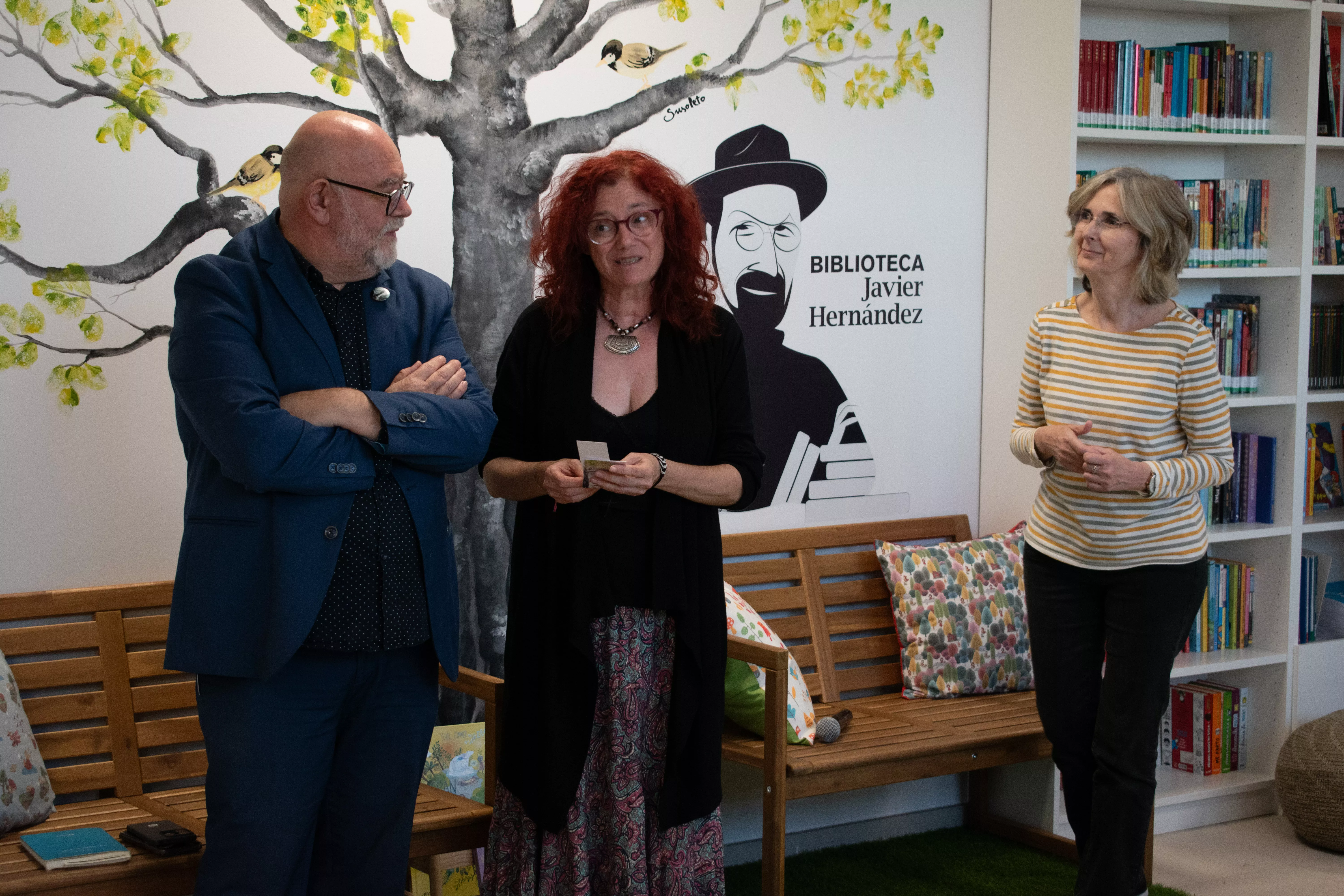 Concha Breto leyó  el poema La Biblioteca, de Mar Benegas