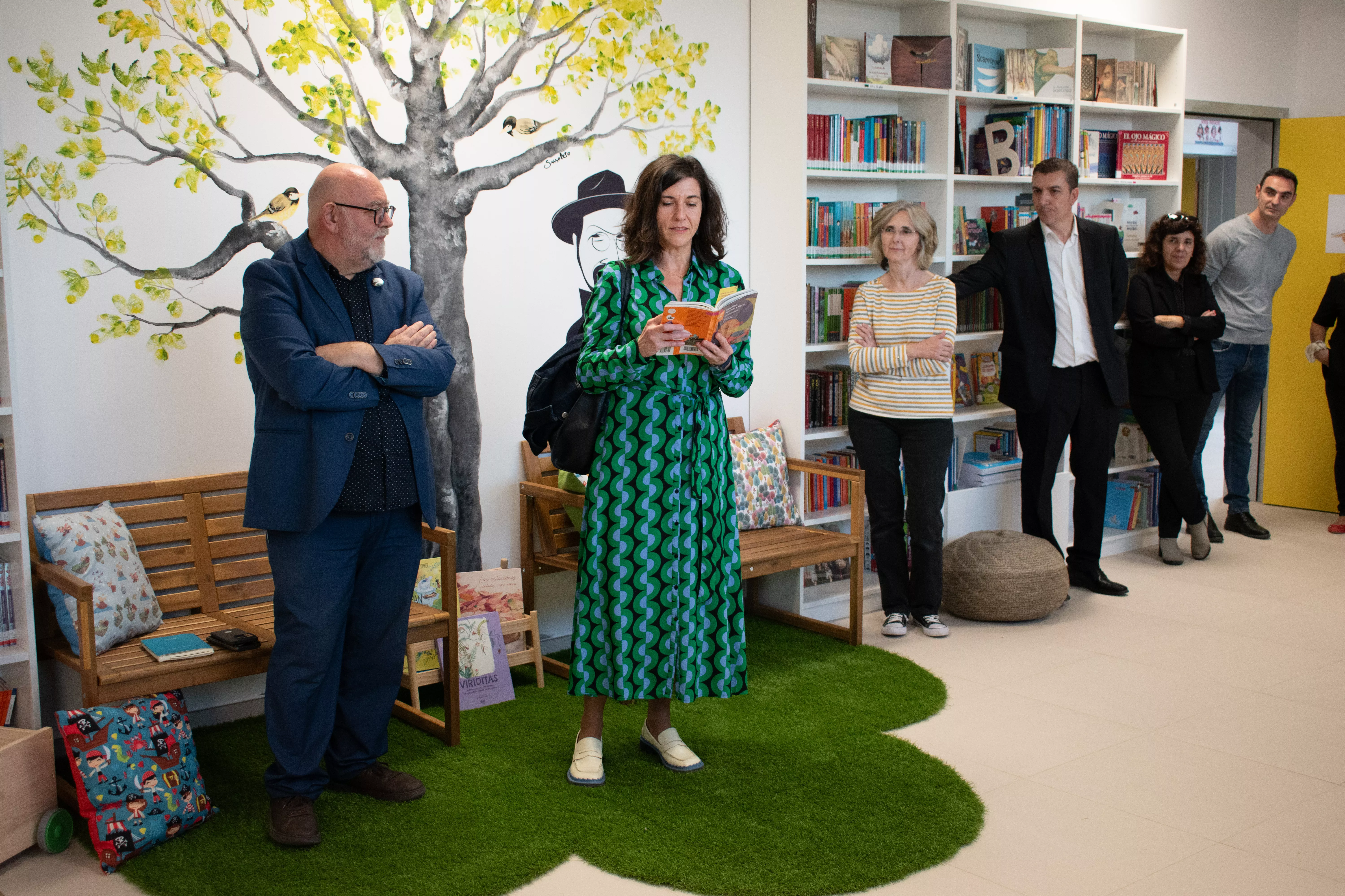 Eva Fañanás leyendo el poema Esperanza, de Gianni Rodari.
