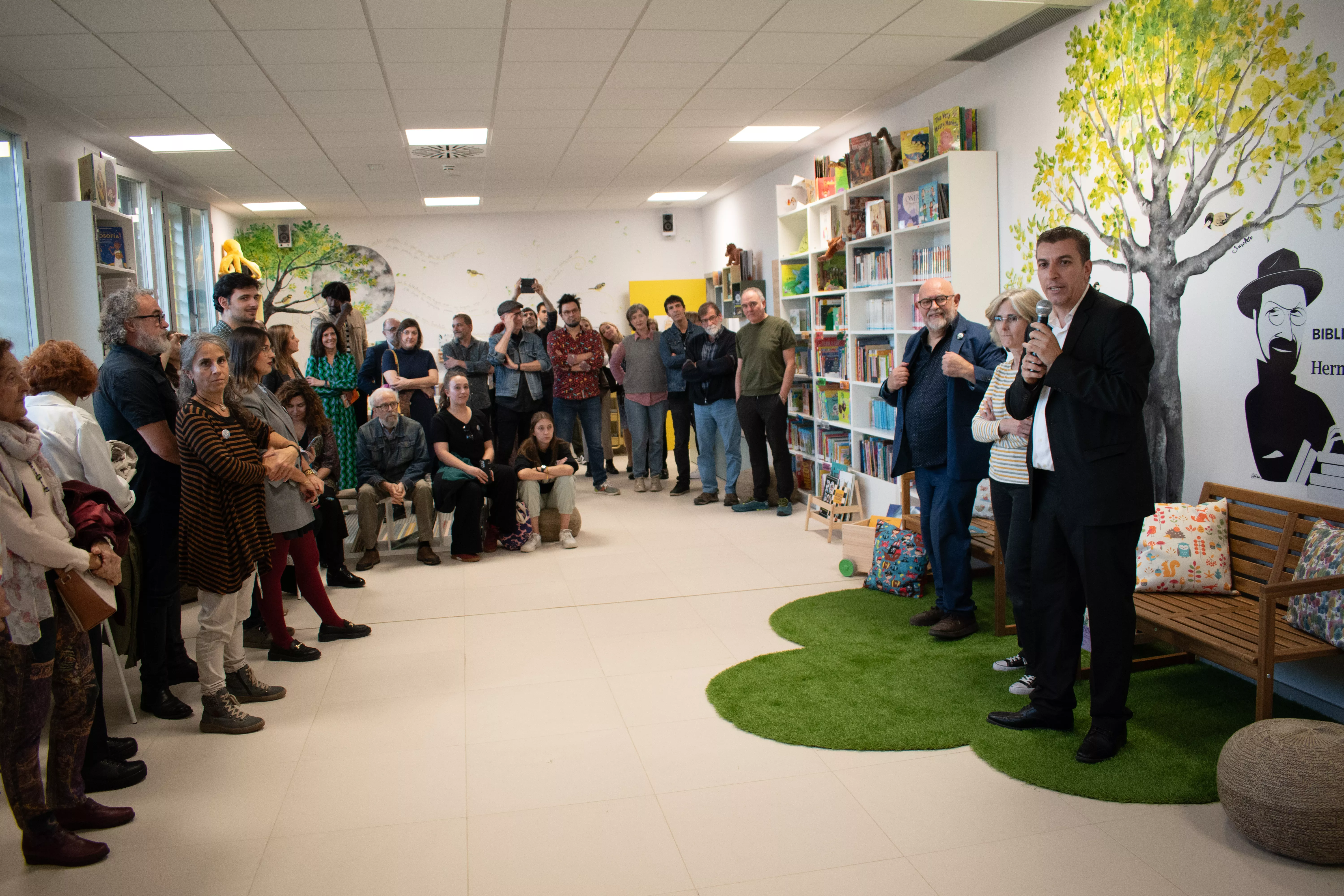 Inauguración de la Biblioteca Javier Hernández.