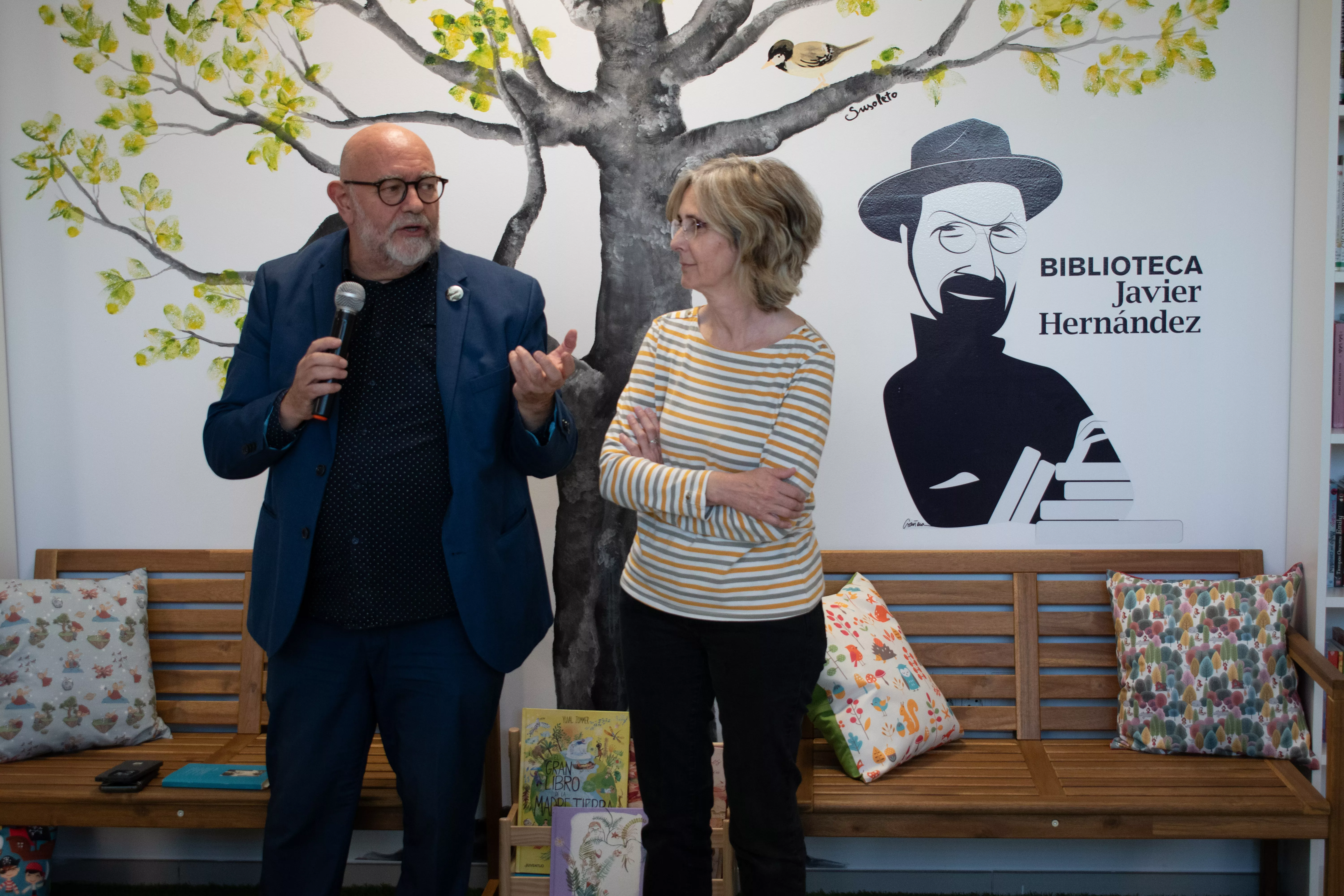 Inauguración de la Biblioteca Javier Hernández.