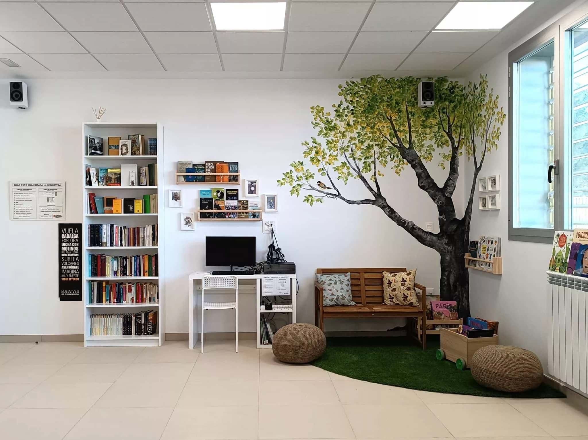 Biblioteca Javier Hernández 