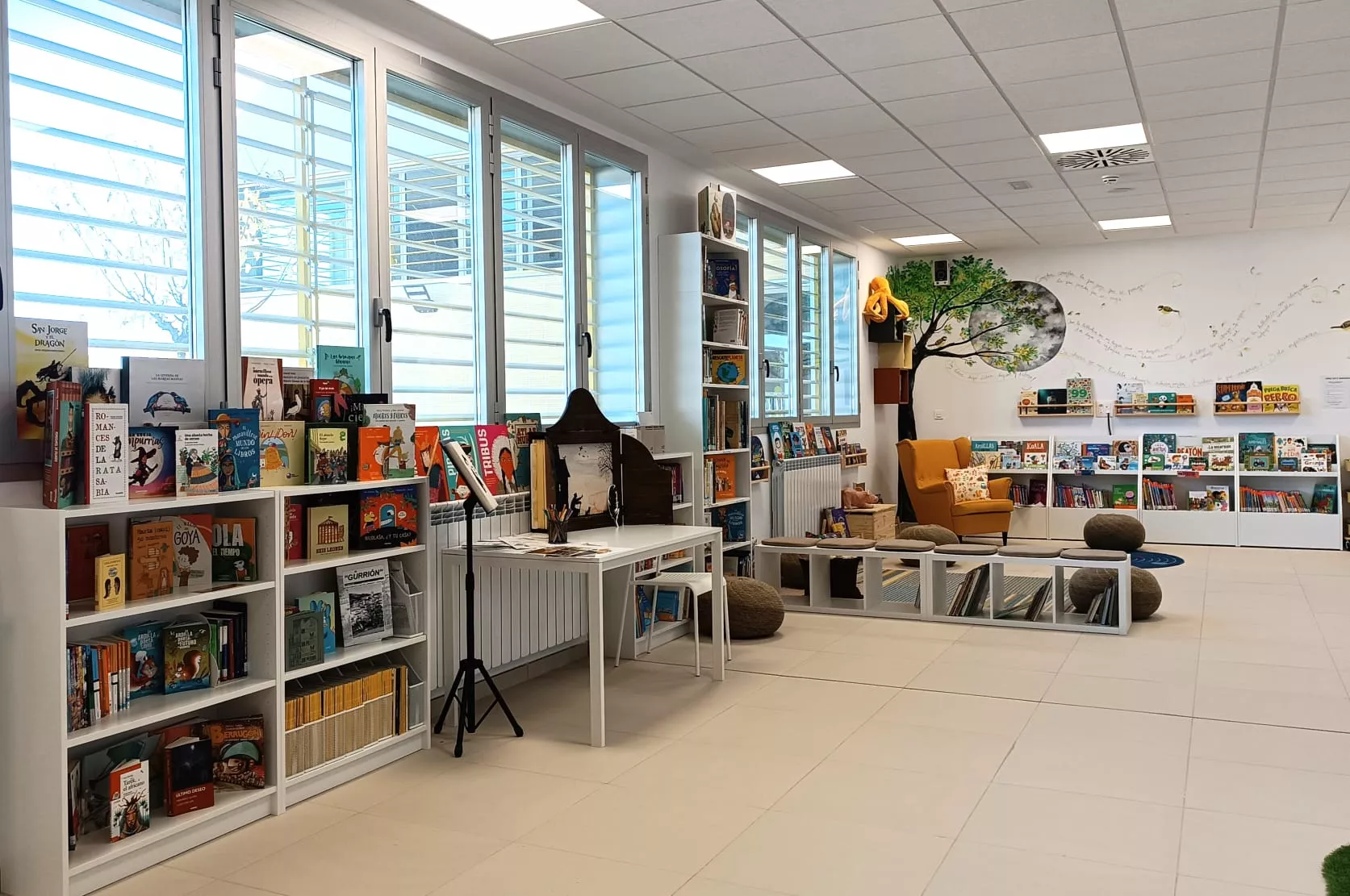 Biblioteca Javier Hernández 