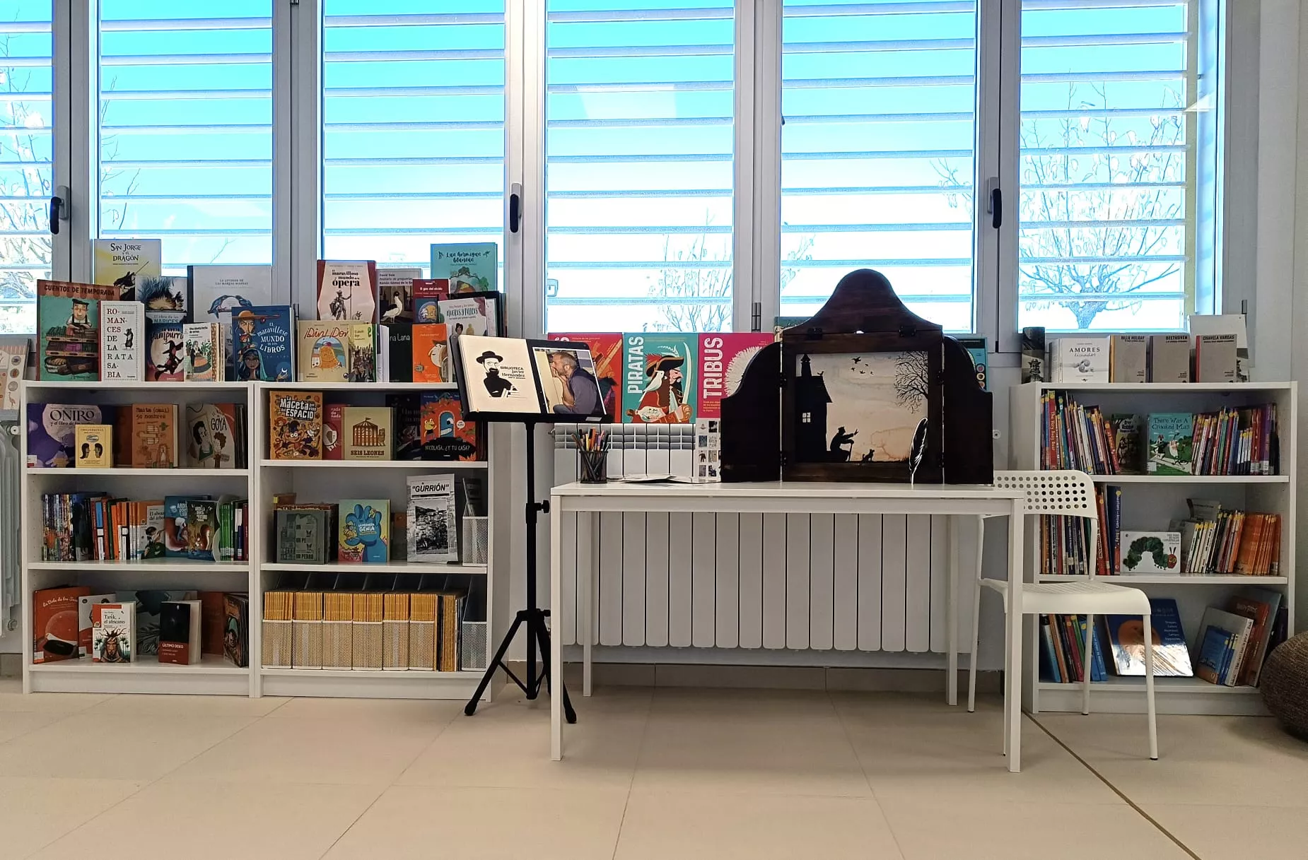 Biblioteca Javier Hernández 