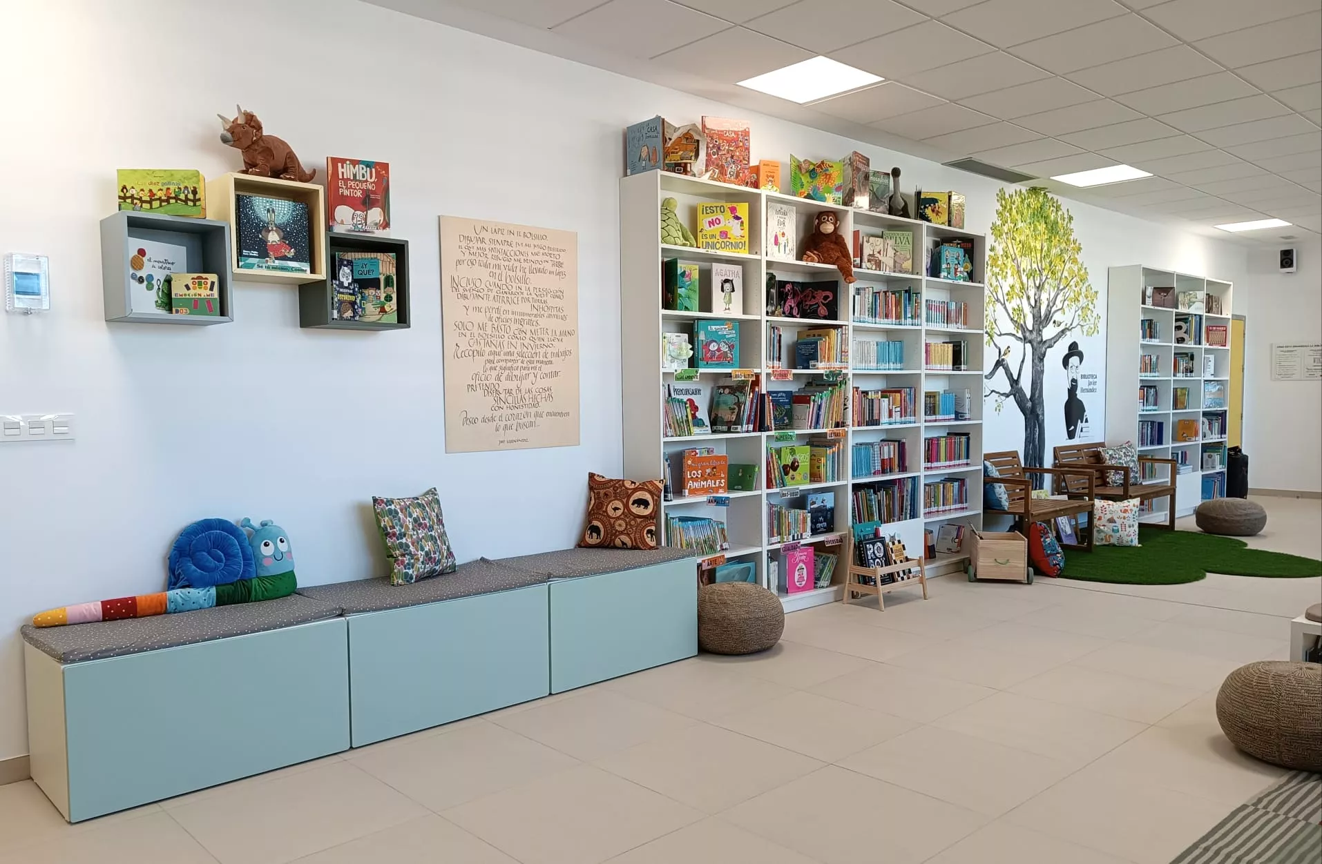 Biblioteca Javier Hernández 