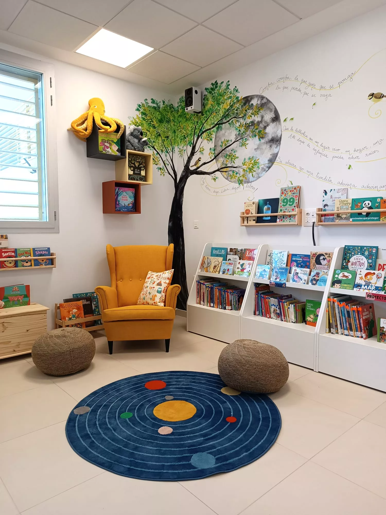 Biblioteca Javier Hernández 