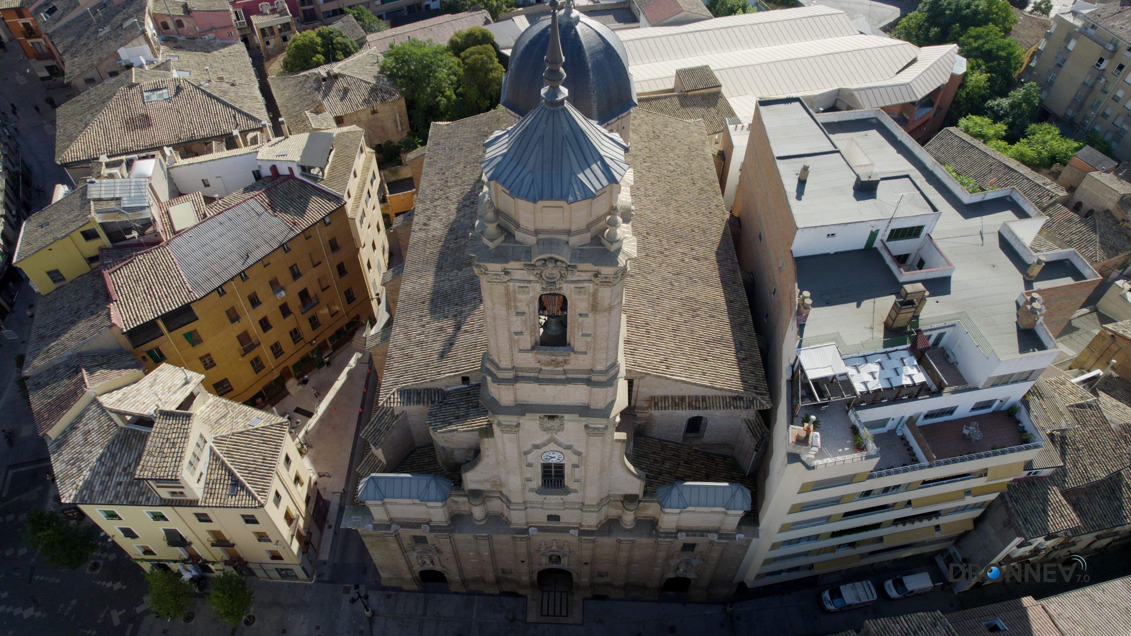 Tu Basílica simboliza tu obra, rematada en la víspera del 10 de agosto repartiendo todos los bienes de la iglesia a 1.500 pobres. Tú sí que no dejaste a nadie atrás.