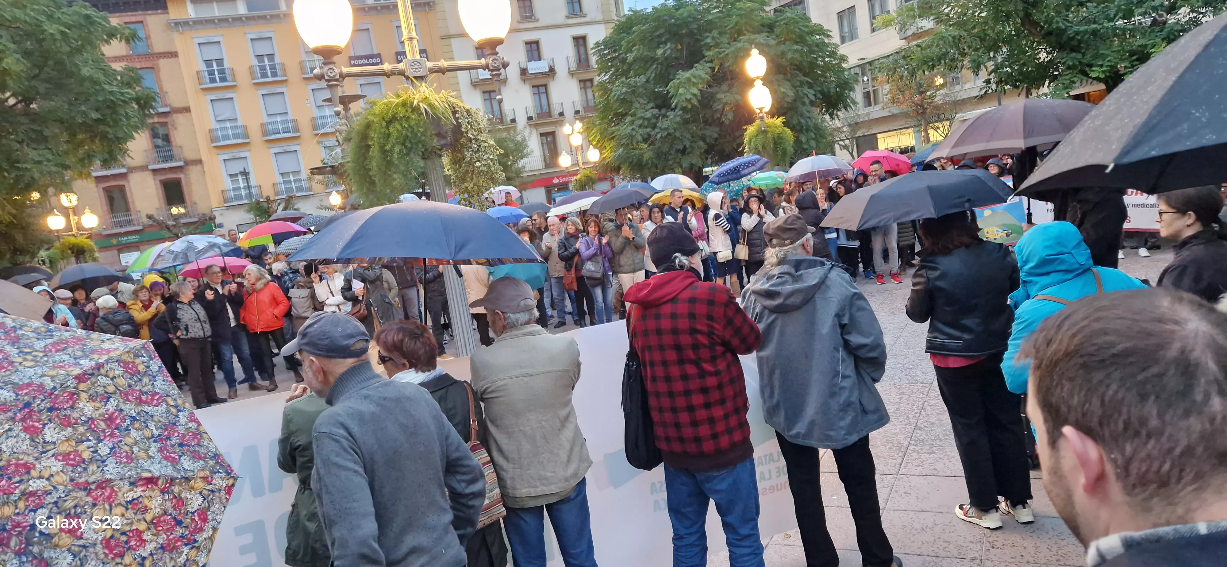  Concentración en Huesca en defensa de la sanidad pública. Foto Myriam Martínez 