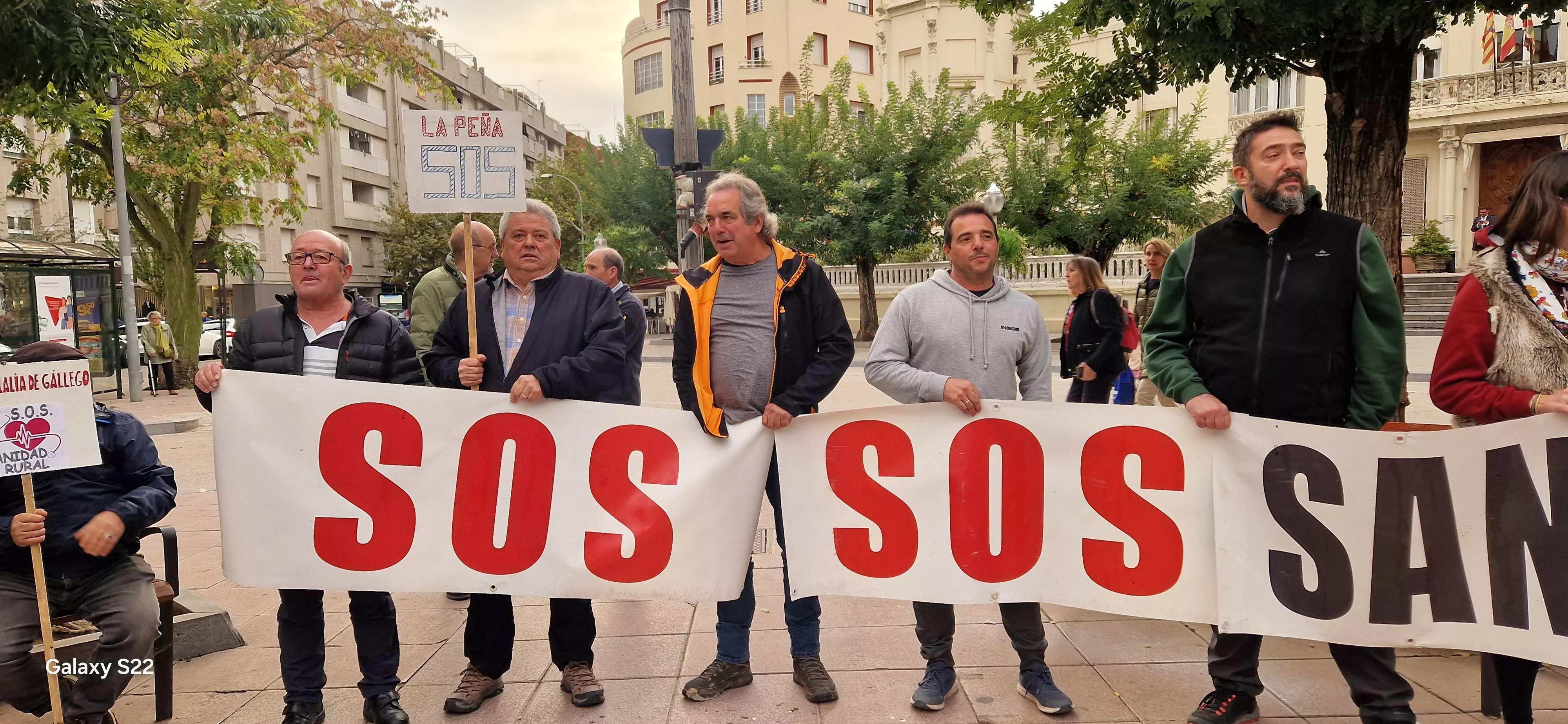  Concentración en Huesca en defensa de la sanidad pública. Foto Myriam Martínez 