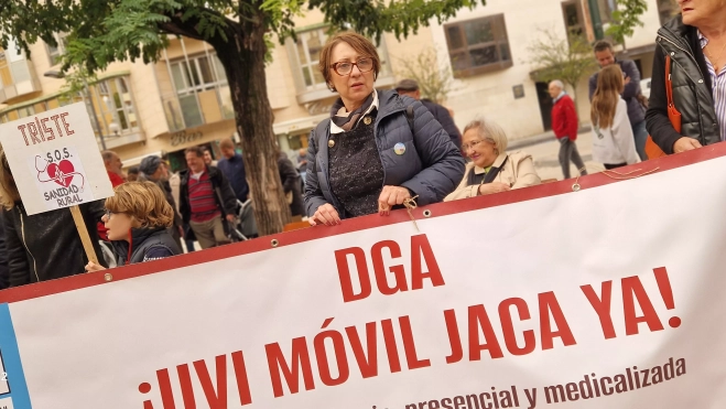 Concentración en Huesca en defensa de la sanidad pública. Foto Myriam Martínez Concentración en Huesca en defensa de la sanidad pública. Foto Myriam Martínez