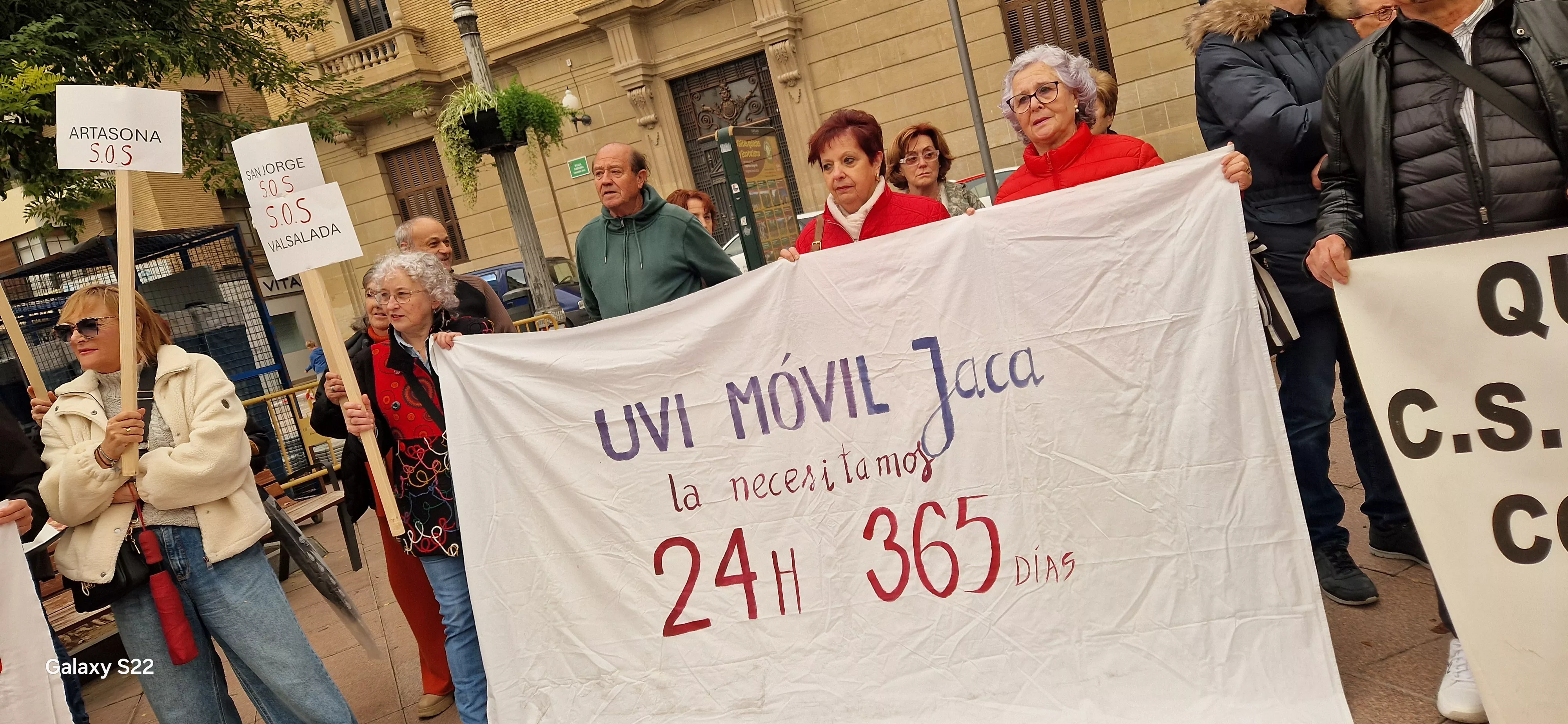  Concentración en Huesca en defensa de la sanidad pública. Foto Myriam Martínez 