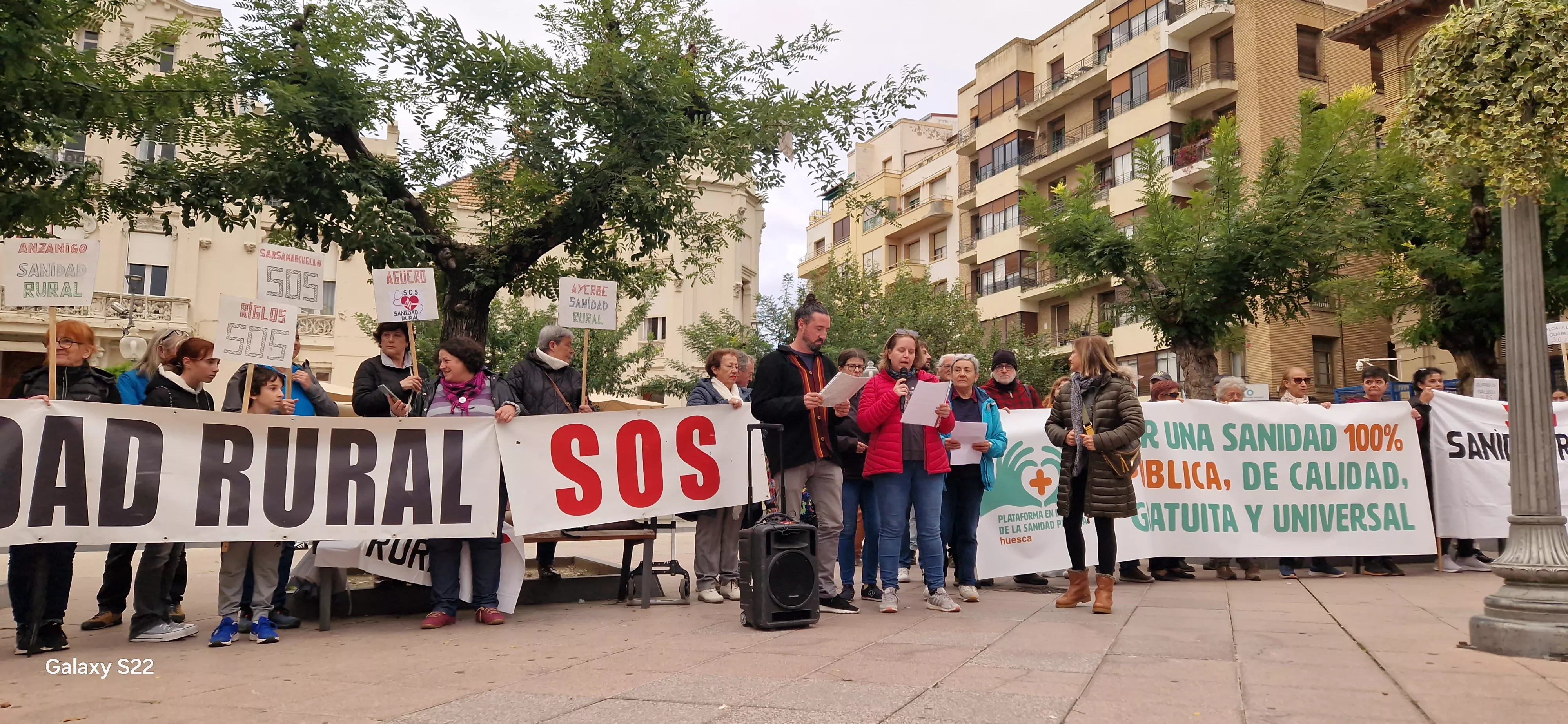 Concentración en Huesca en defensa de la sanidad pública. Foto Myriam Martínez 