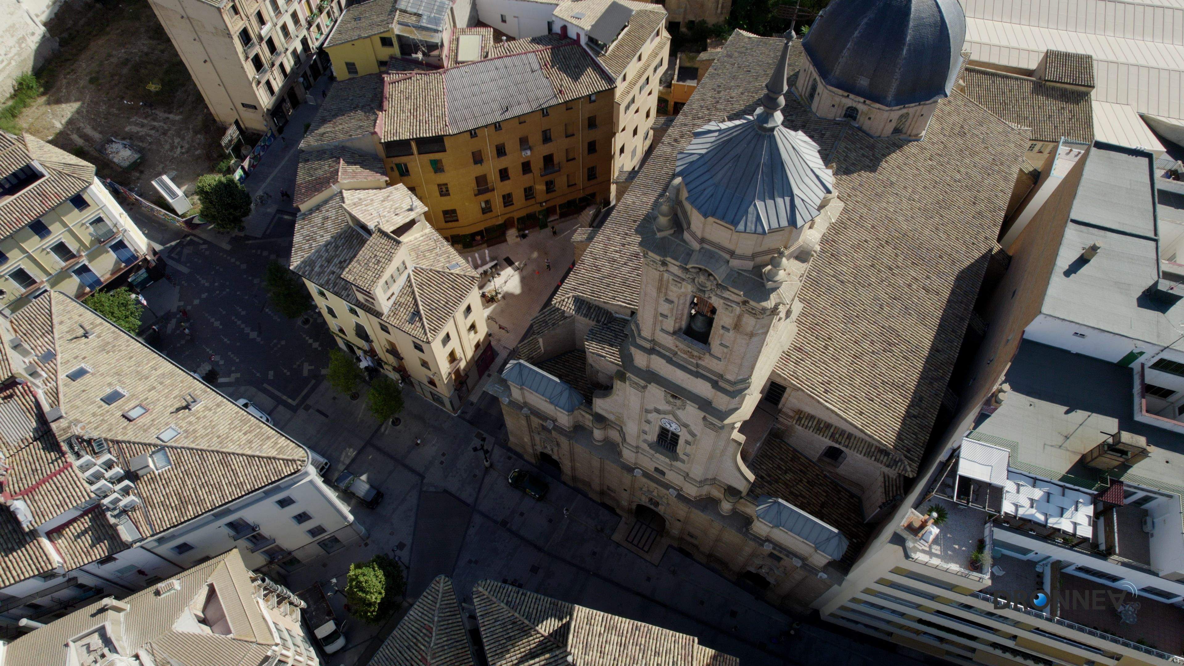 Y el emperador no lo perdonó. Ni que fueras el apoyo del papa. Ni la humildad heredada de Orencio y de Paciencia.