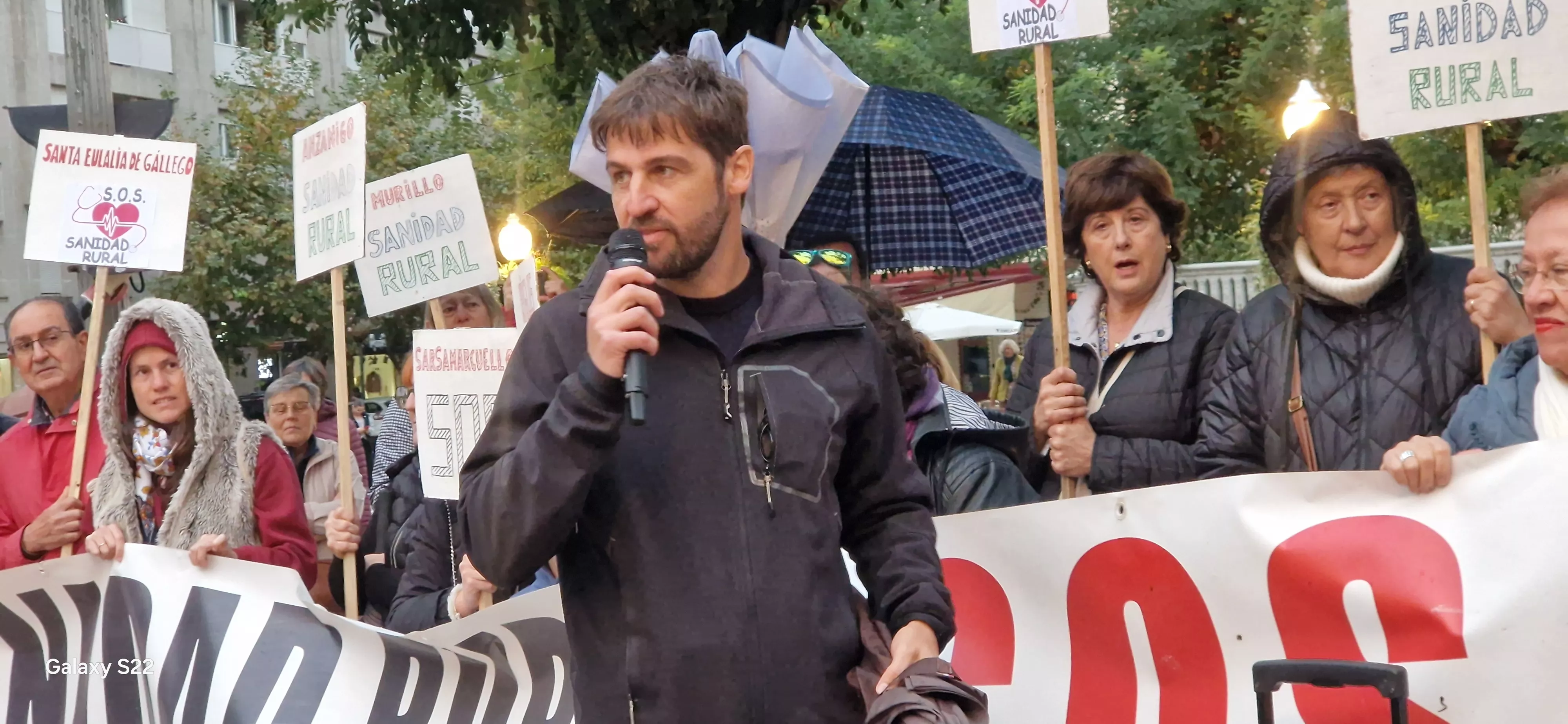  Concentración en Huesca en defensa de la sanidad pública. Foto Myriam Martínez 