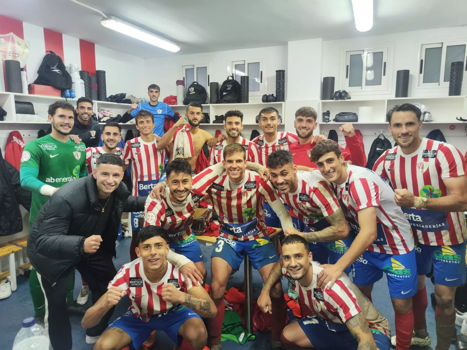 El Barbastro se mueve bien entre el barro y suma la segunda victoria consecutiva (2-0)