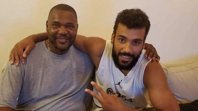 Jimmy Wrigth y su hijo Devin Jimmy Wrigth y su hijo Devin