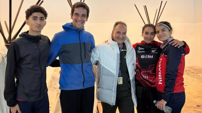 Phondy con su grupo de atletas en Burgos. Phondy con su grupo de atletas en Burgos.