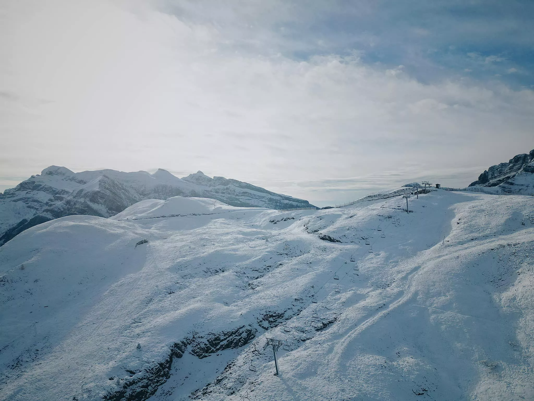 La nieve llega a Candanchú a finales de octubre.