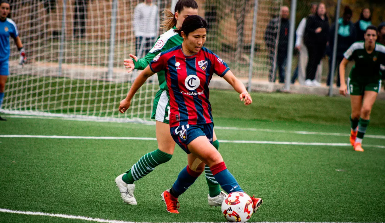 La mala puntería frena al Huesca Femenino ante el Cornellà (0-0)