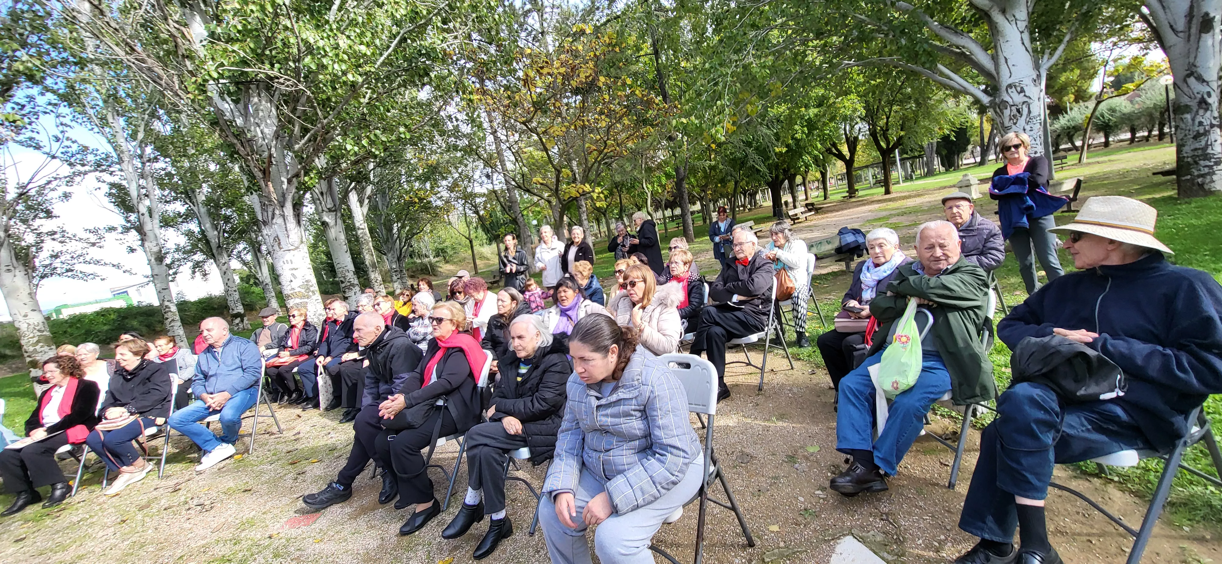 Encuentro de coros para relanzar el parque Joaquín Roig de Huesca. Foto Mercedes Manterola