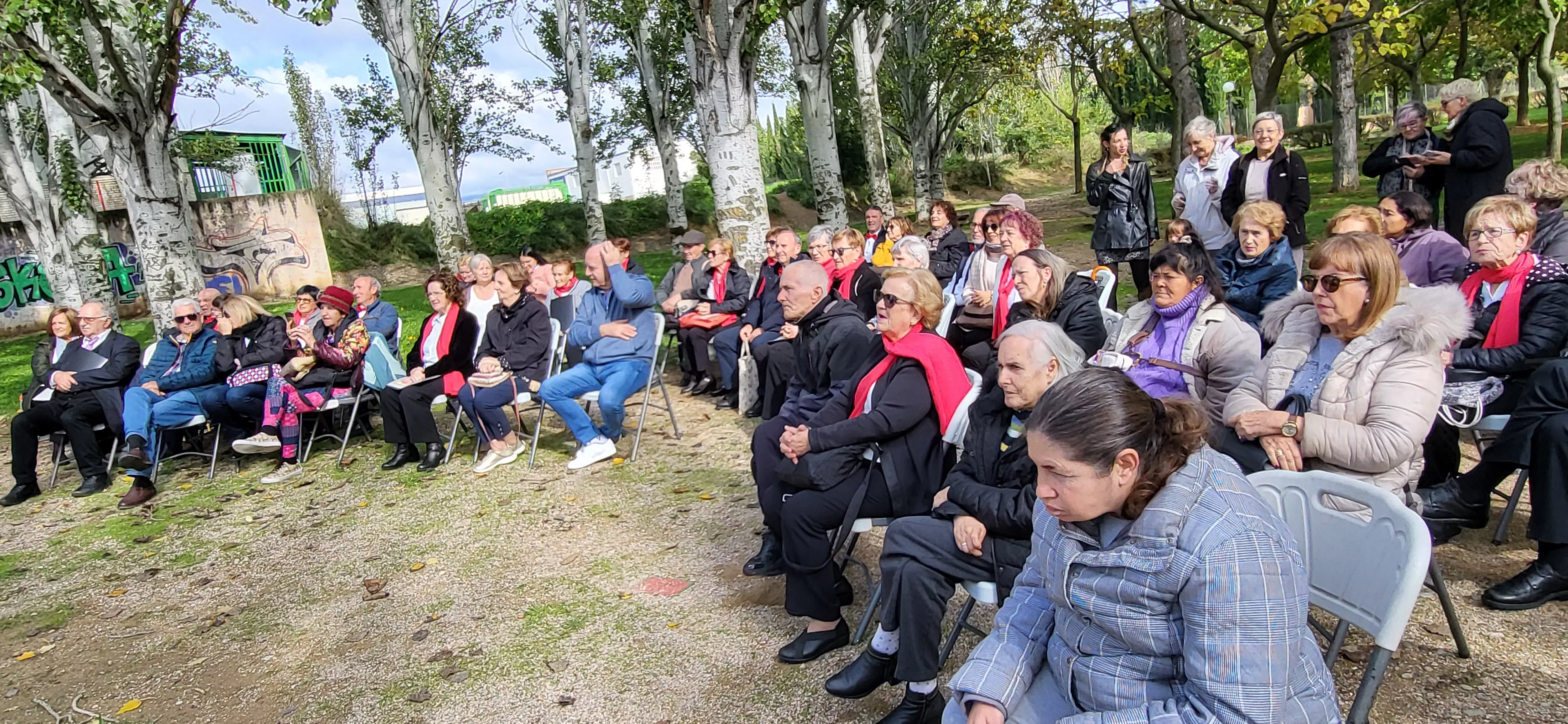Encuentro de coros para relanzar el parque Joaquín Roig de Huesca. Foto Mercedes Manterola