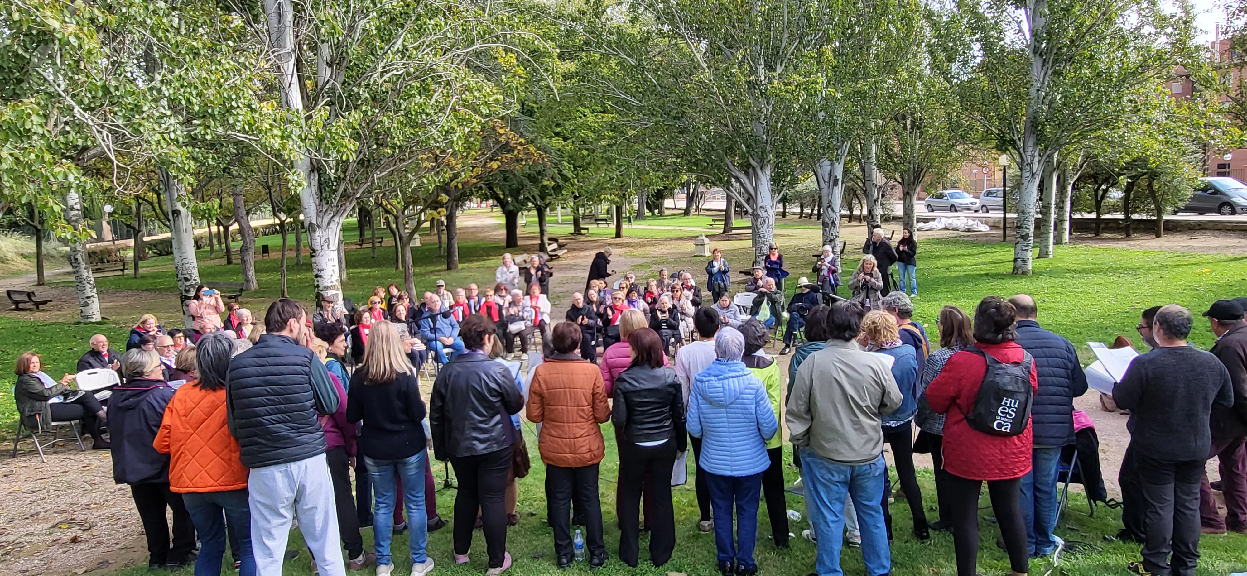 Encuentro de coros para relanzar el parque Joaquín Roig de Huesca. Foto Mercedes Manterola