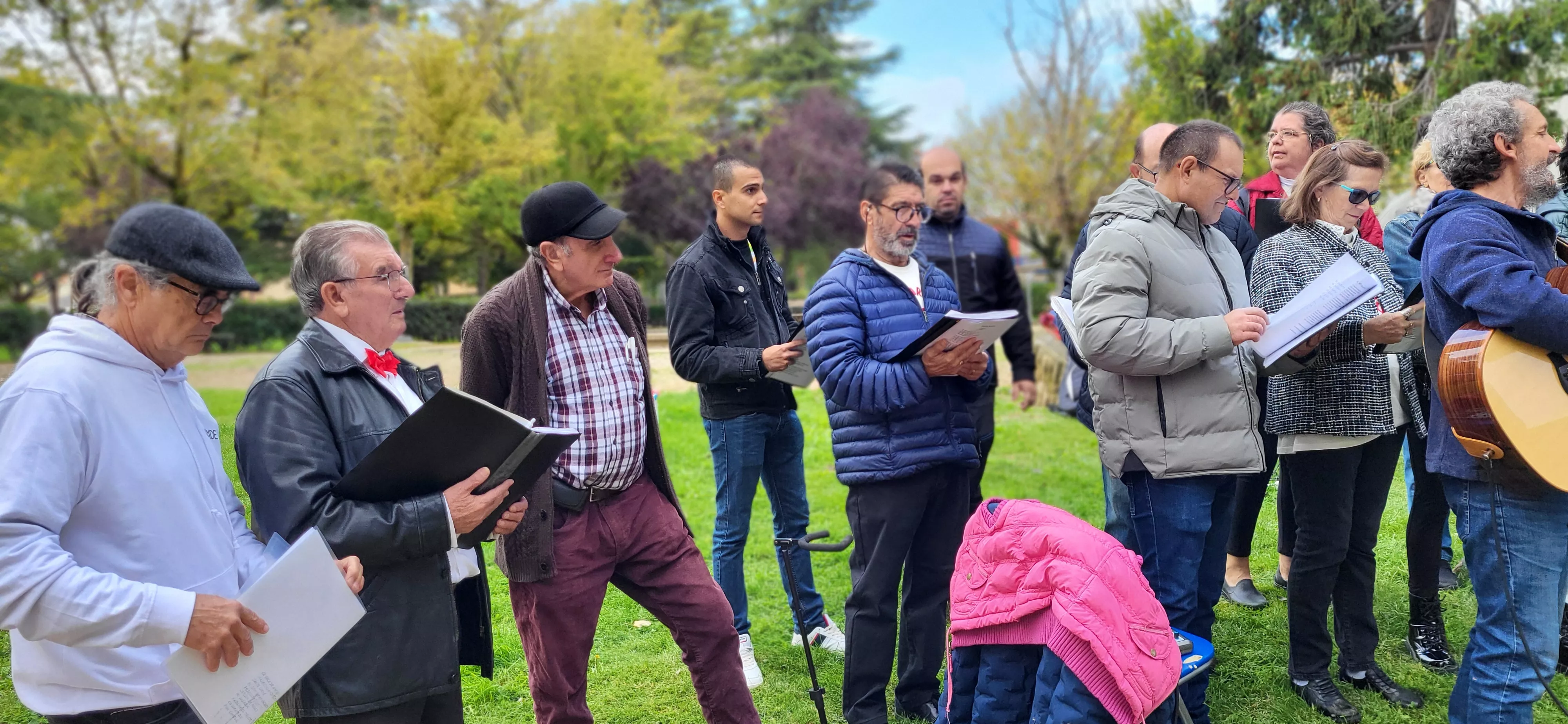 Encuentro de coros para relanzar el parque Joaquín Roig de Huesca. Foto Mercedes Manterola