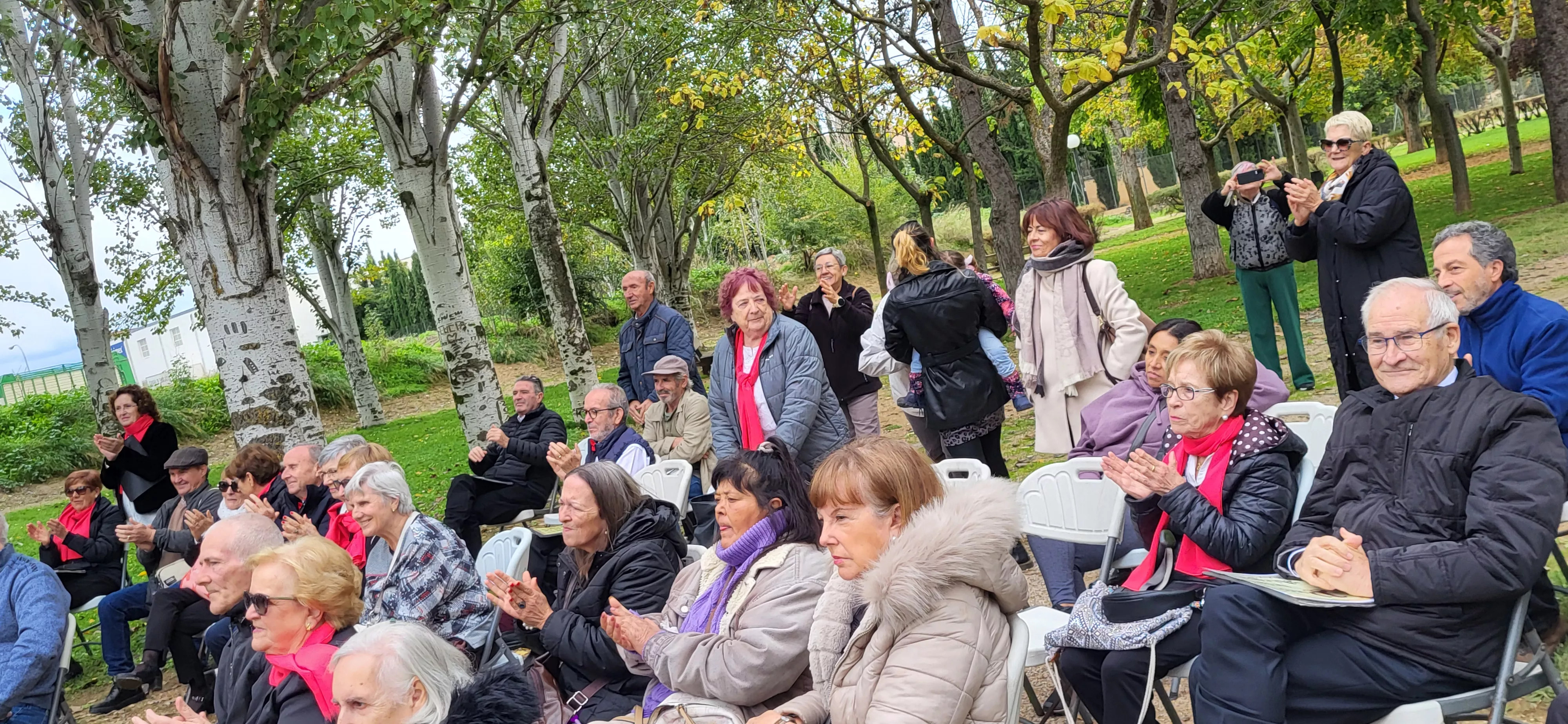 Encuentro de coros para relanzar el parque Joaquín Roig de Huesca. Foto Mercedes Manterola