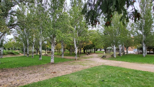 Encuentro de coros para relanzar el parque Joaquín Roig de Huesca. Foto Mercedes Manterola Encuentro de coros para relanzar el parque Joaquín Roig de Huesca. Foto Mercedes Manterola
