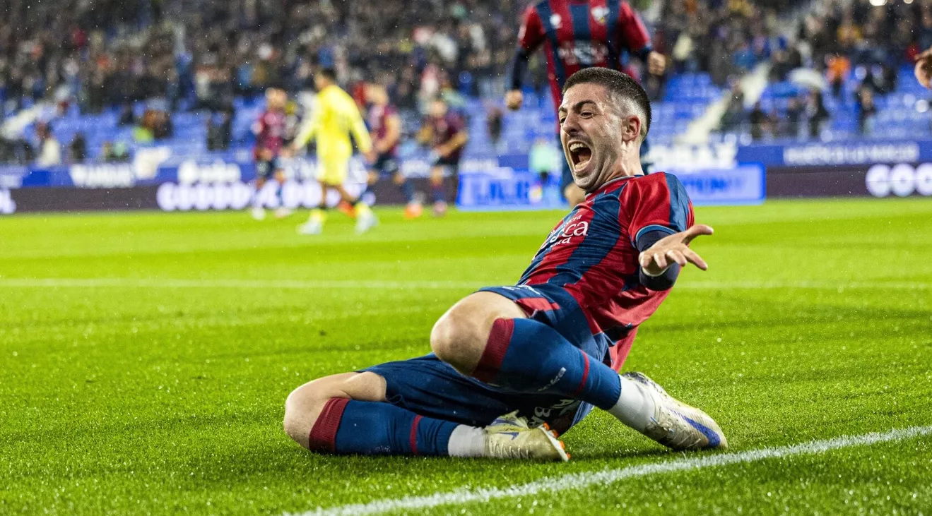 Unzueta se queda con el "increíble trabajo" de su Huesca. Foto: SD Huesca