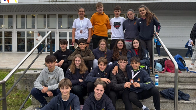 Foto del grupo de Binéfar y Tamarite en Avilés. Foto del grupo de Binéfar y Tamarite en Avilés.