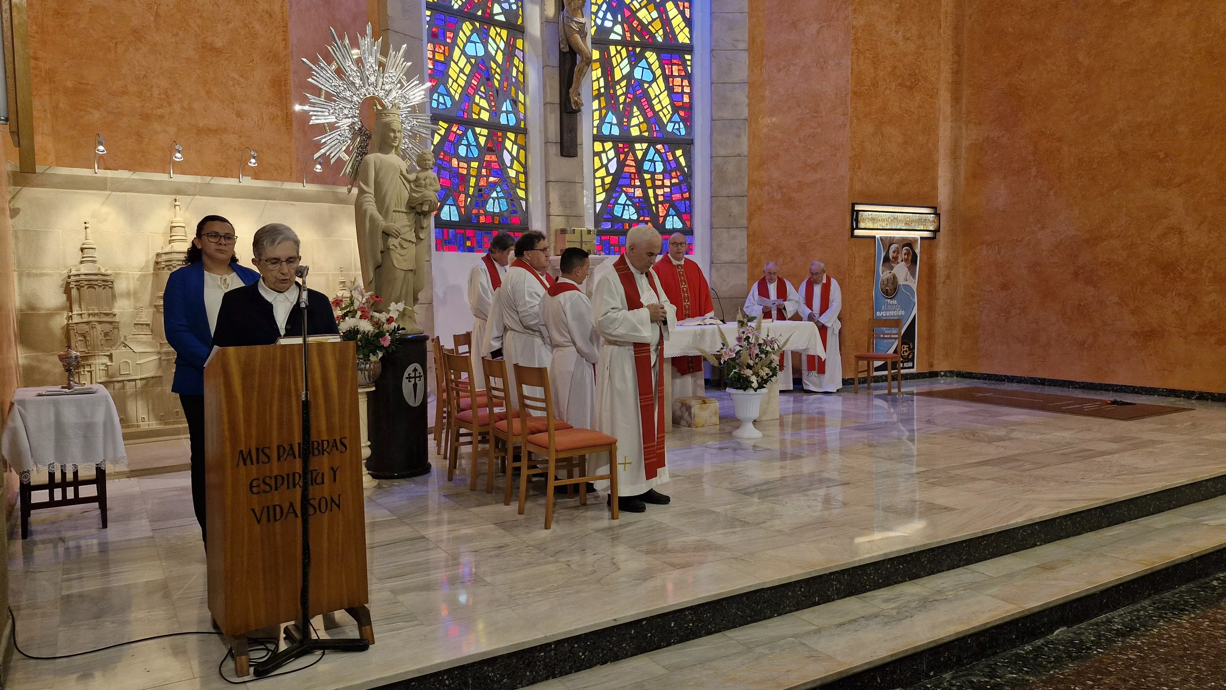 Misa por el 85 aniversario de las Misioneras de Nuestra Señora del Pilar.